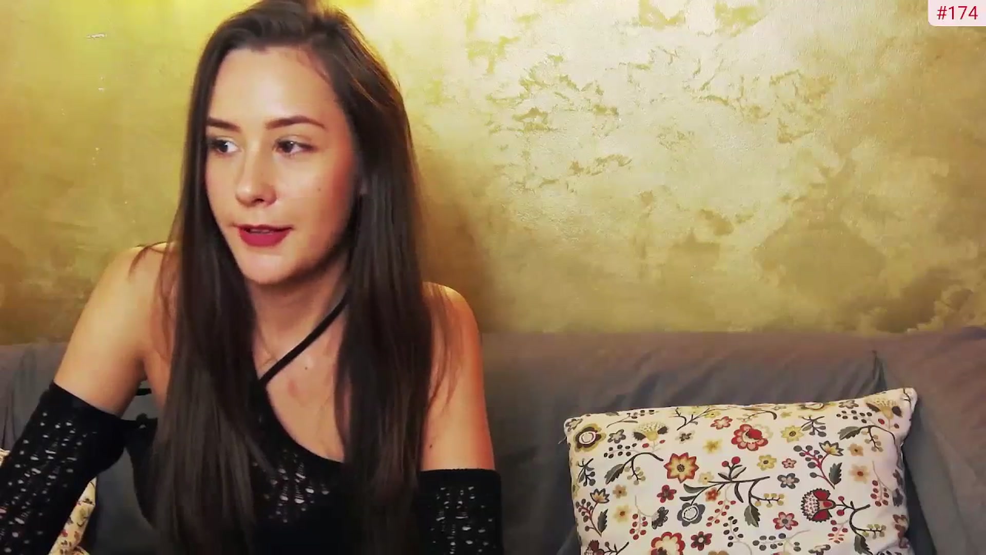 Gallery image thumbnail from Radiance's myfreecams stream on, 02/04/2024, 21:52 image 2 of 20