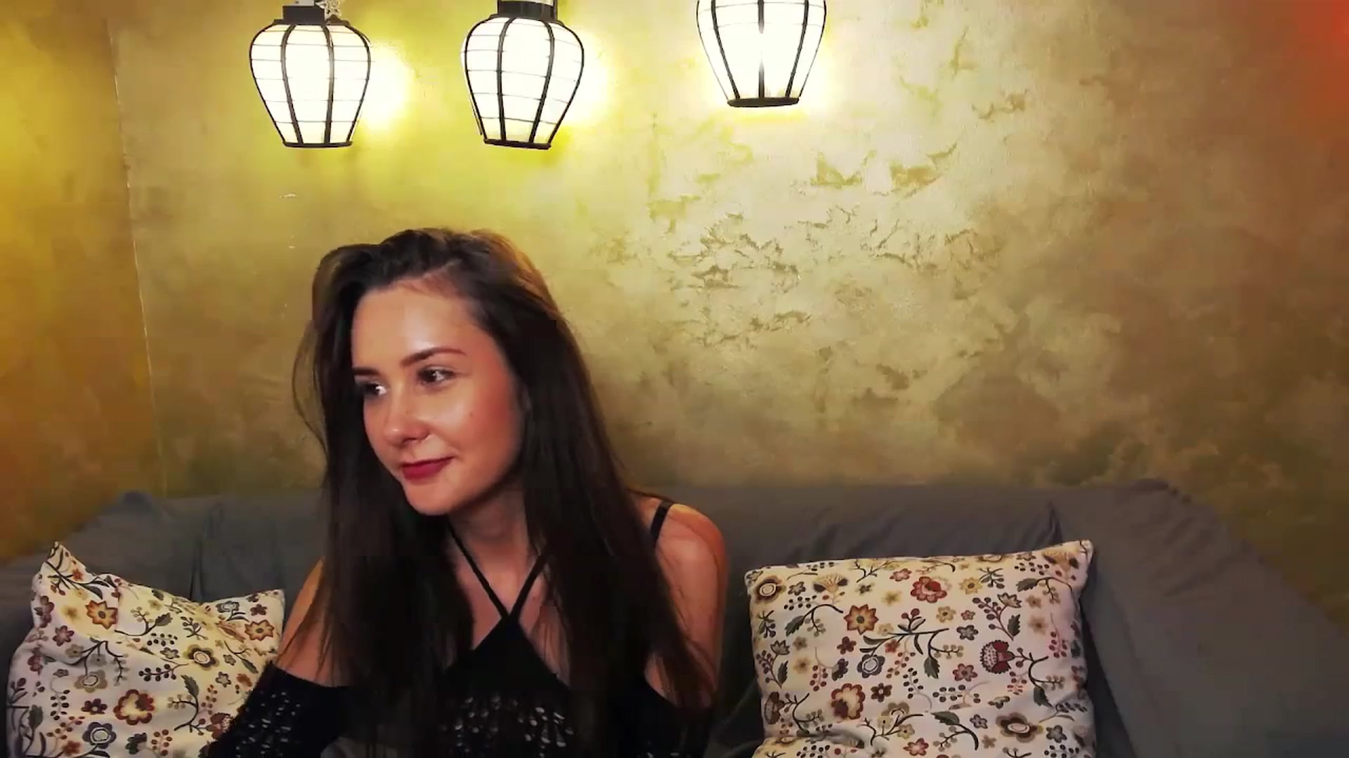 Gallery image thumbnail from Radiance's myfreecams stream on, 02/04/2024, 21:52 image 15 of 20