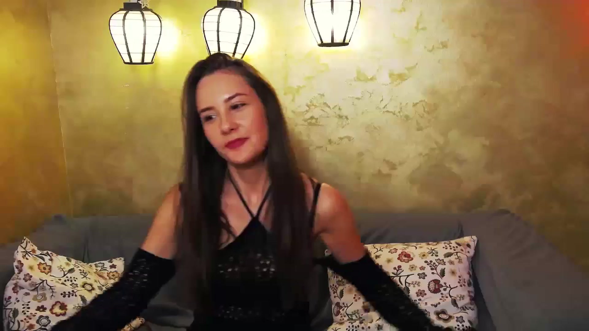 Gallery image thumbnail from Radiance's myfreecams stream on, 02/04/2024, 21:52 image 18 of 20