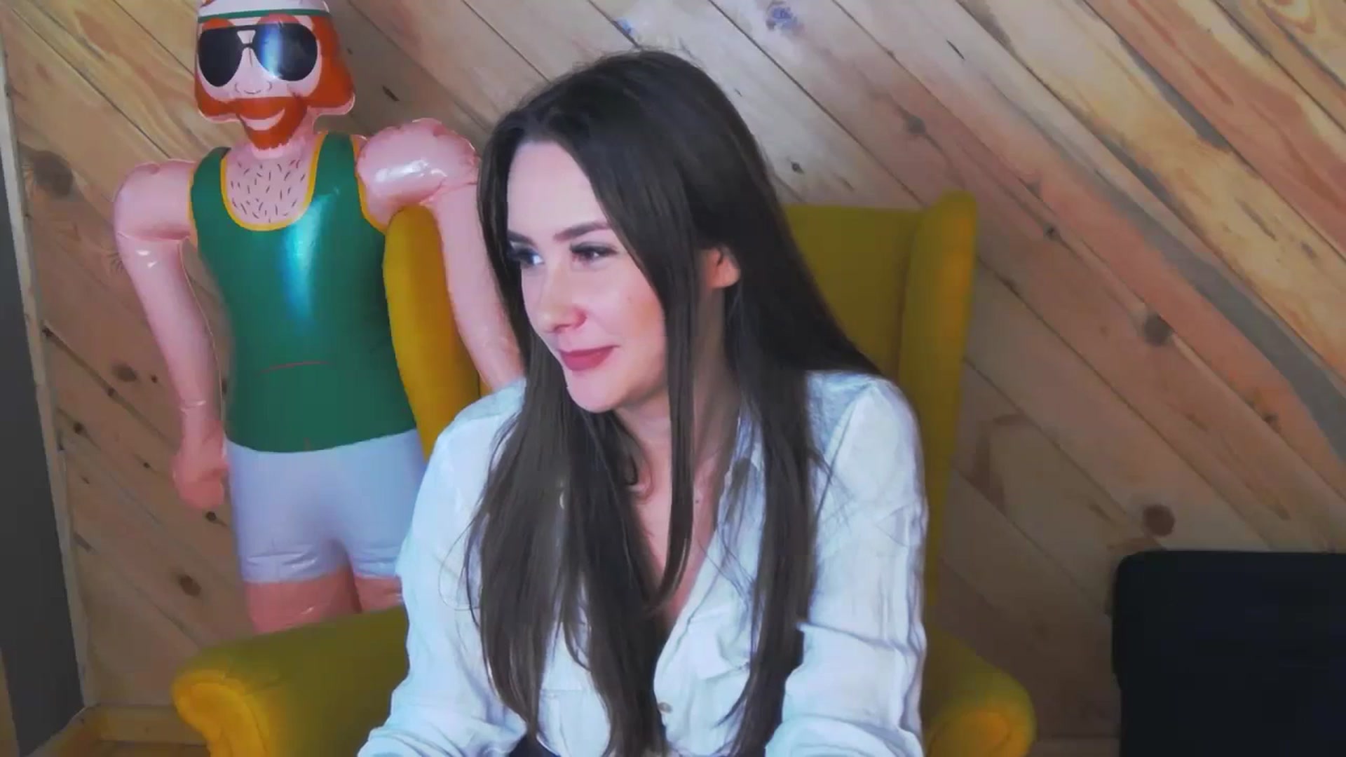 Gallery image thumbnail from Radiance's myfreecams stream on, 02/21/2024, 14:59 image 19 of 20