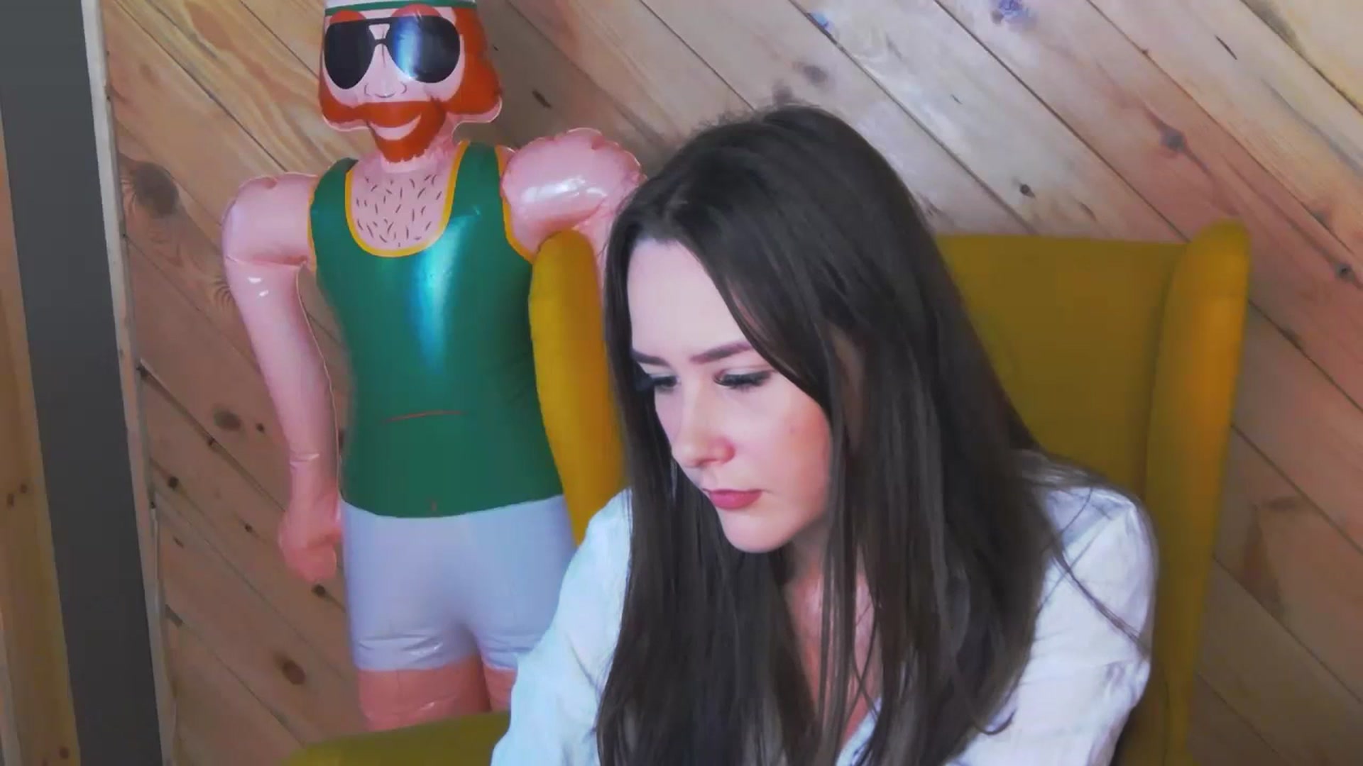 Gallery image thumbnail from Radiance's myfreecams stream on, 02/21/2024, 14:59 image 16 of 20