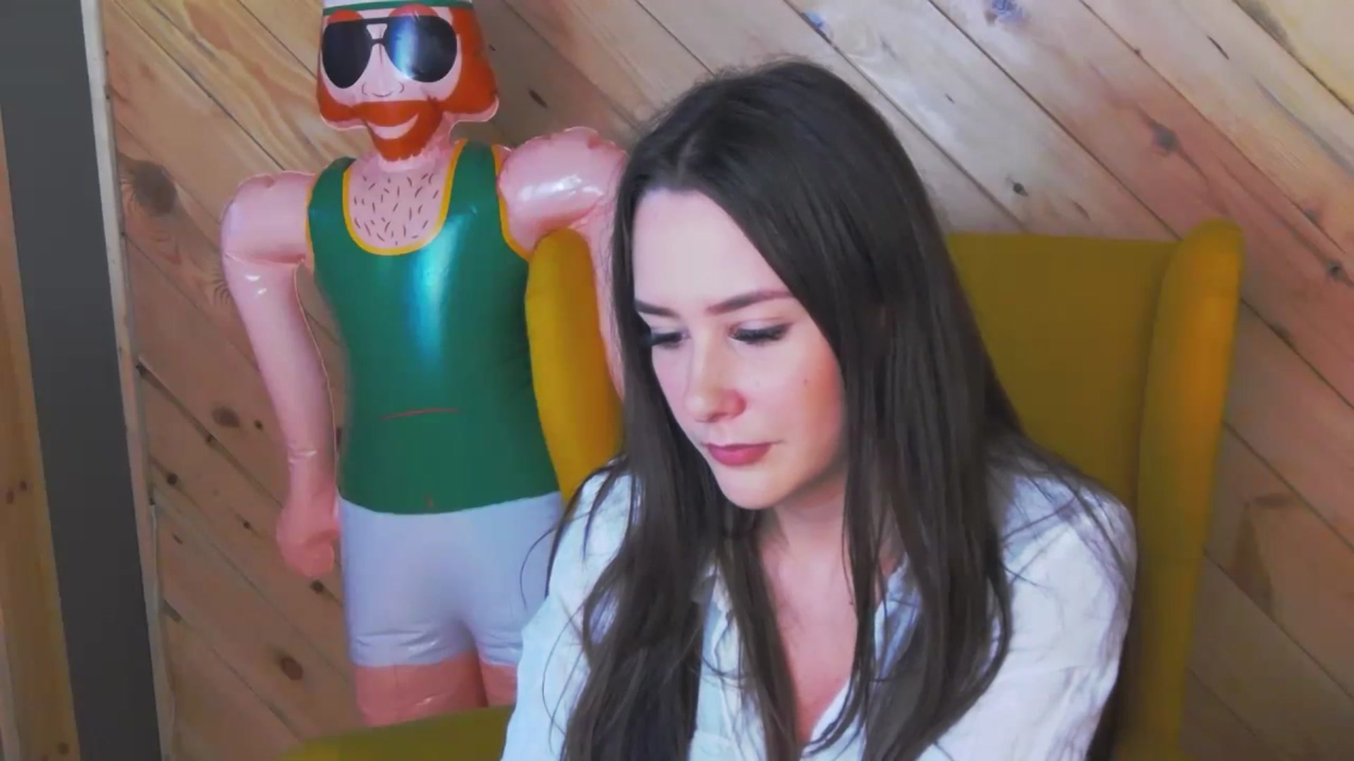 Gallery image thumbnail from Radiance's myfreecams stream on, 02/21/2024, 14:59 image 15 of 20