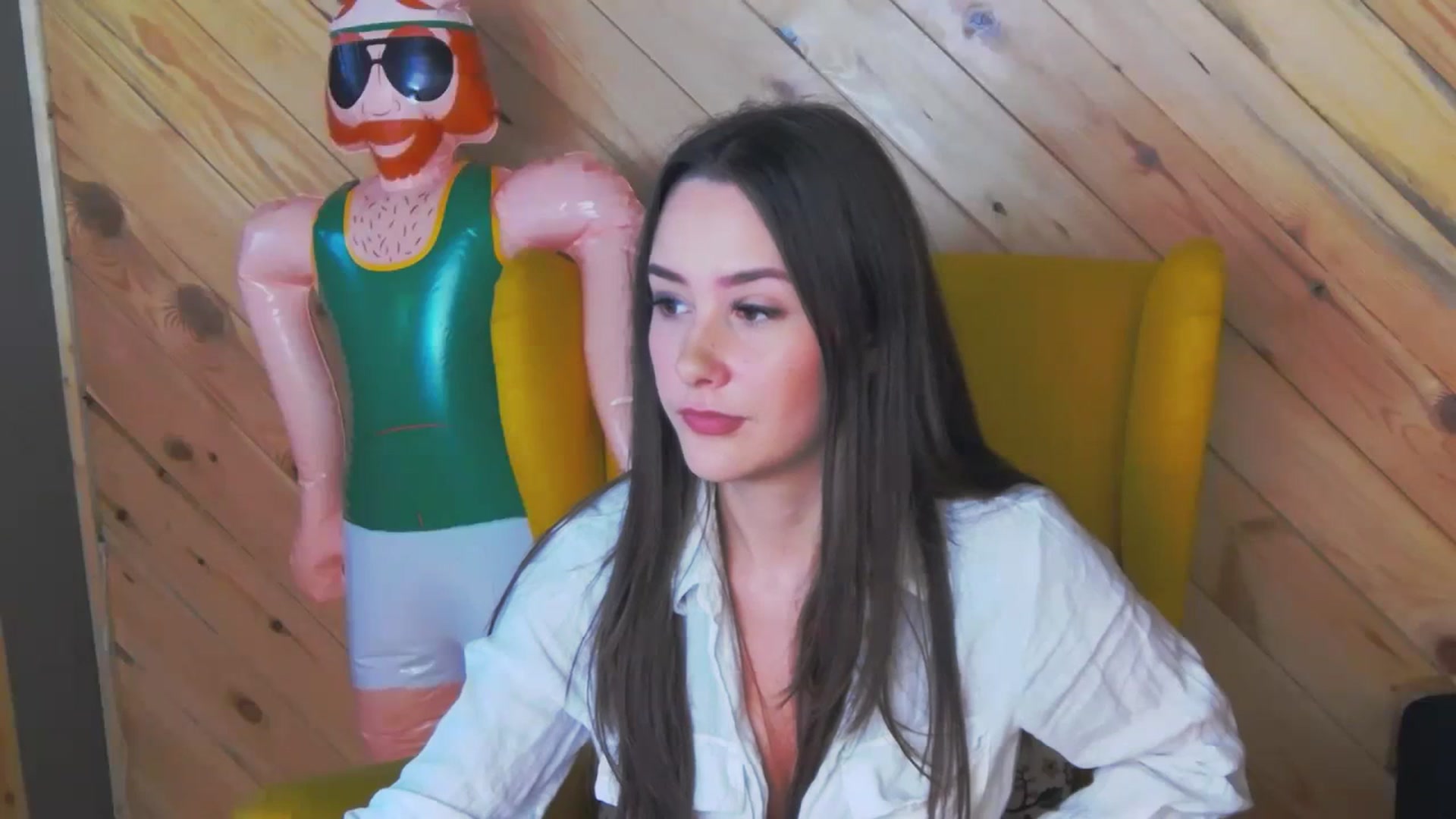 Gallery image thumbnail from Radiance's myfreecams stream on, 02/21/2024, 14:59 image 5 of 20