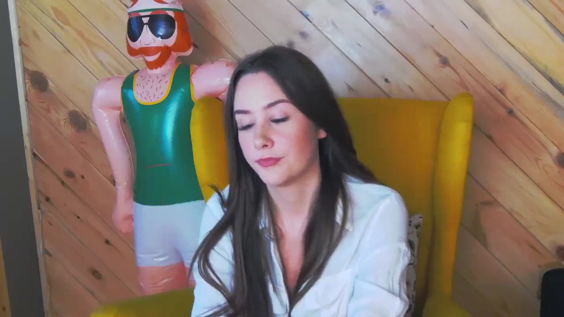 Gallery image thumbnail from Radiance's myfreecams stream on, 02/21/2024, 14:59 image 4 of 20