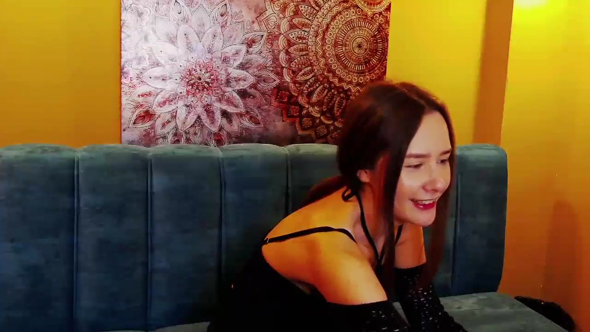 Gallery image thumbnail from Radiance's myfreecams stream on, 03/12/2024, 17:39 image 14 of 20