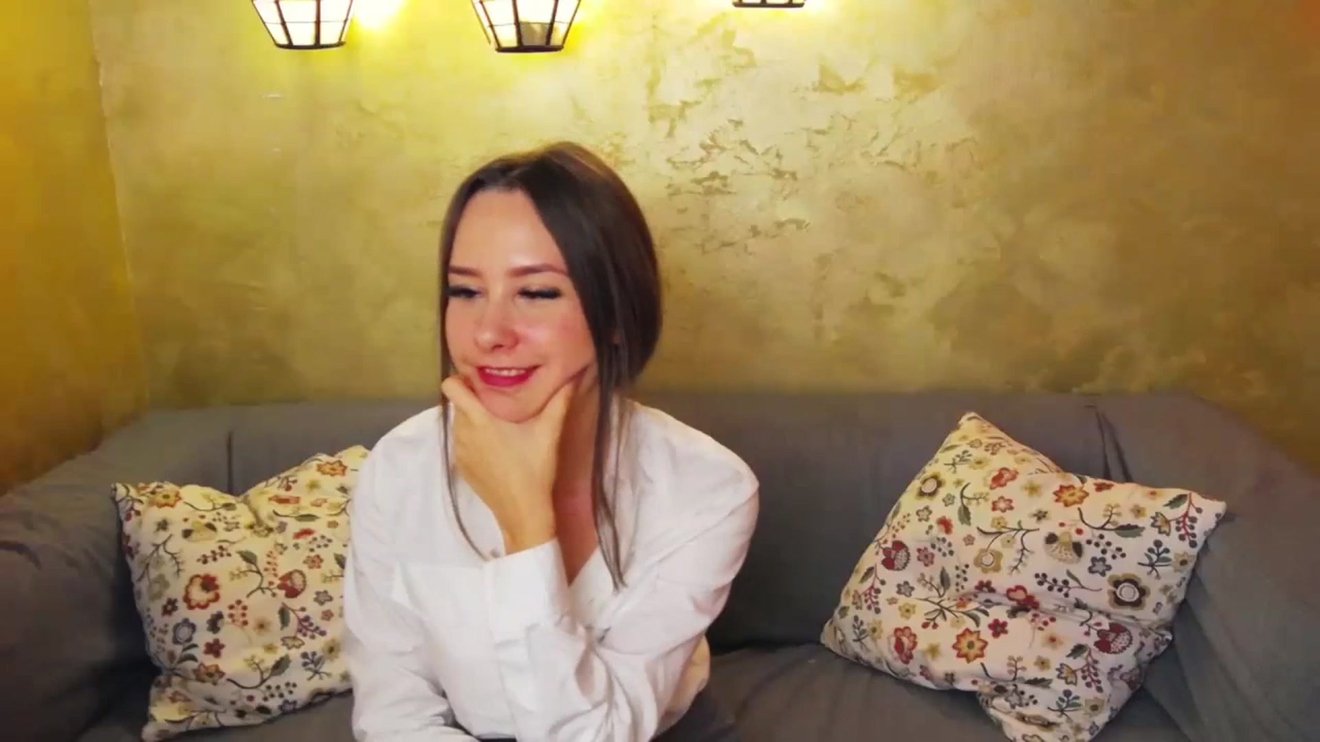 Gallery image thumbnail from Radiance's myfreecams stream on, 04/03/2024, 20:13 image 3 of 20
