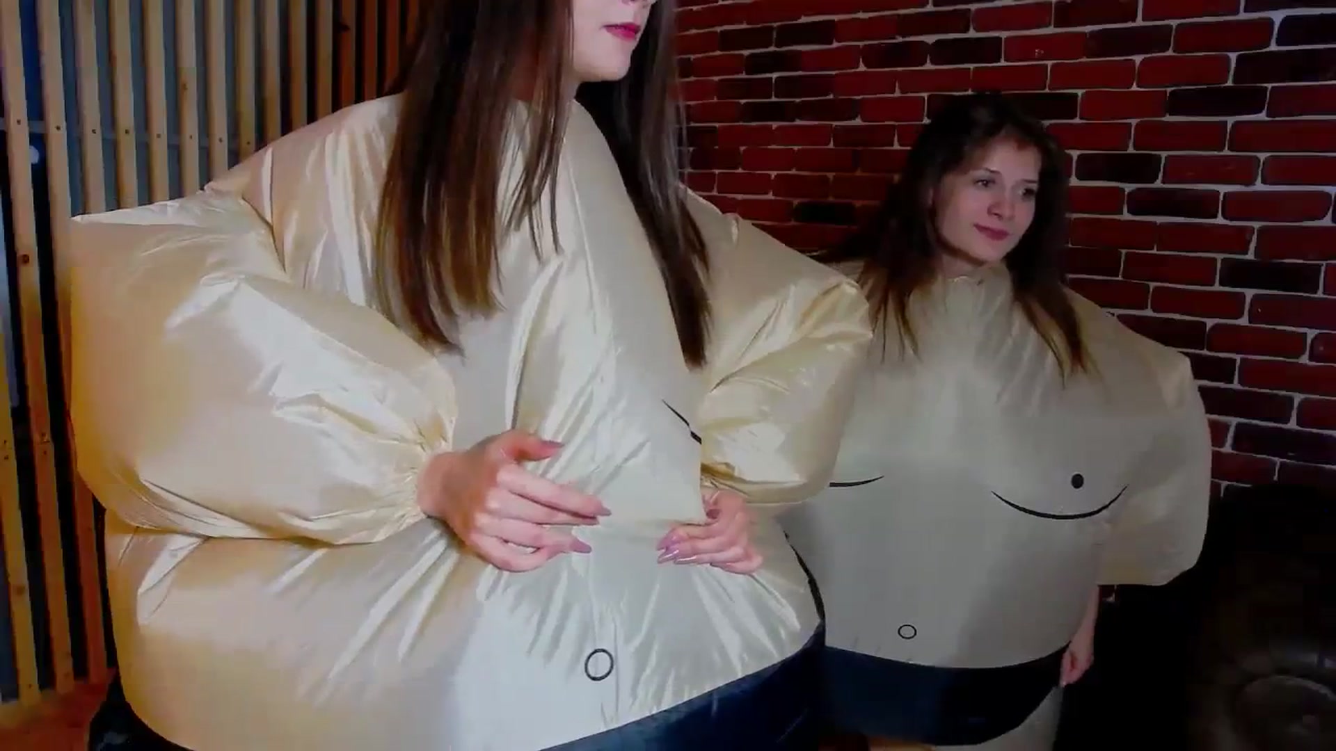 Gallery image thumbnail from Radiance's myfreecams stream on, 04/14/2024, 16:53 image 19 of 20