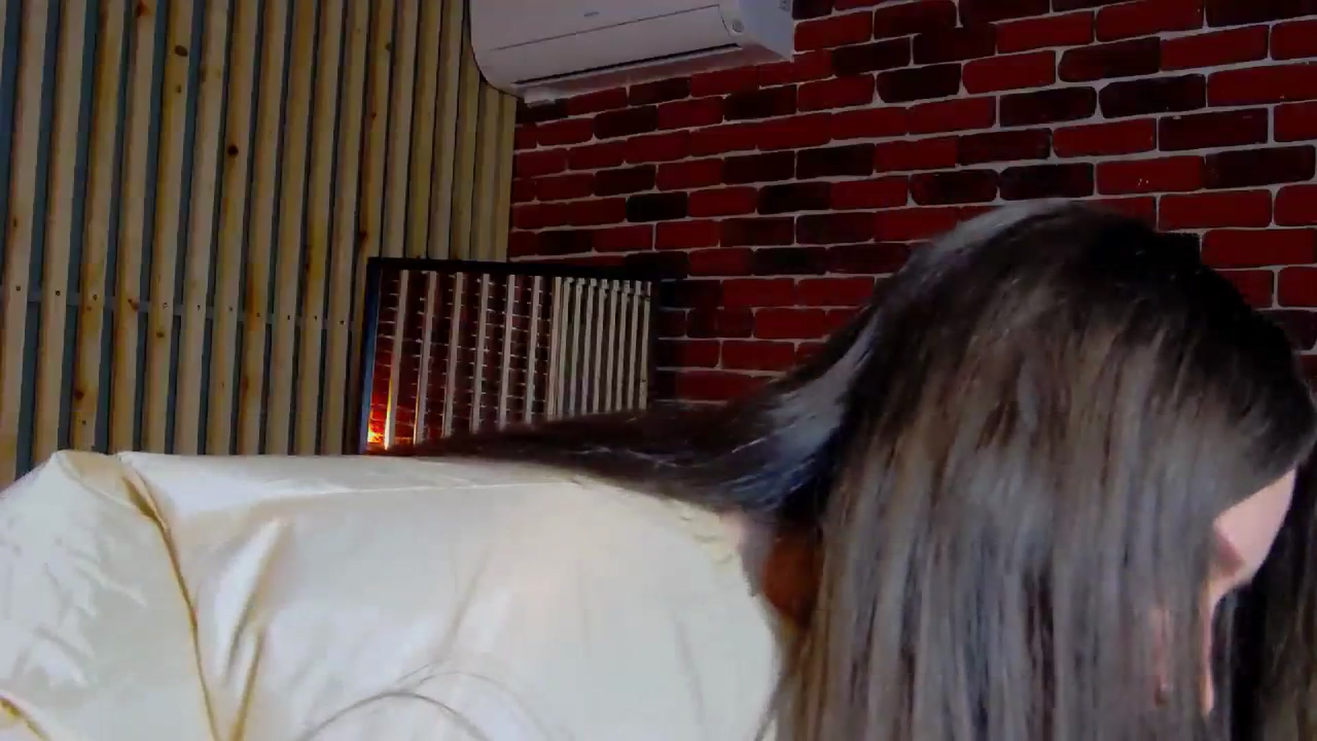 Gallery image thumbnail from Radiance's myfreecams stream on, 04/14/2024, 16:53 image 14 of 20