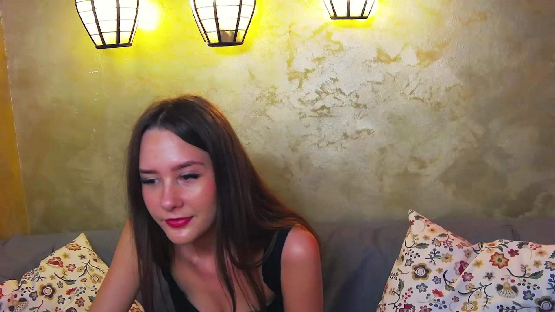 Gallery image thumbnail from Radiance's myfreecams stream on, 04/17/2024, 15:04 image 10 of 20