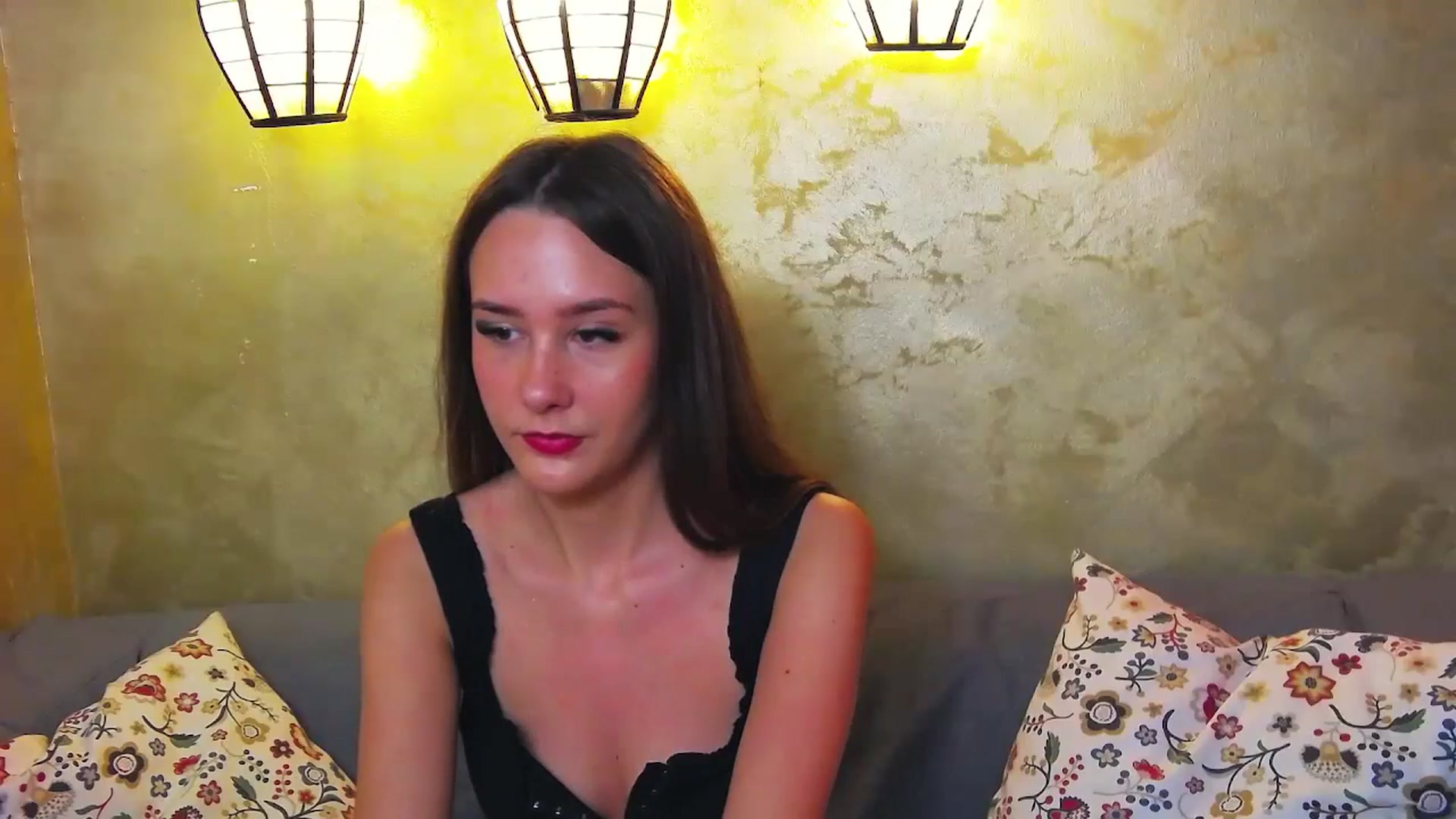 Gallery image thumbnail from Radiance's myfreecams stream on, 04/17/2024, 15:04 image 8 of 20