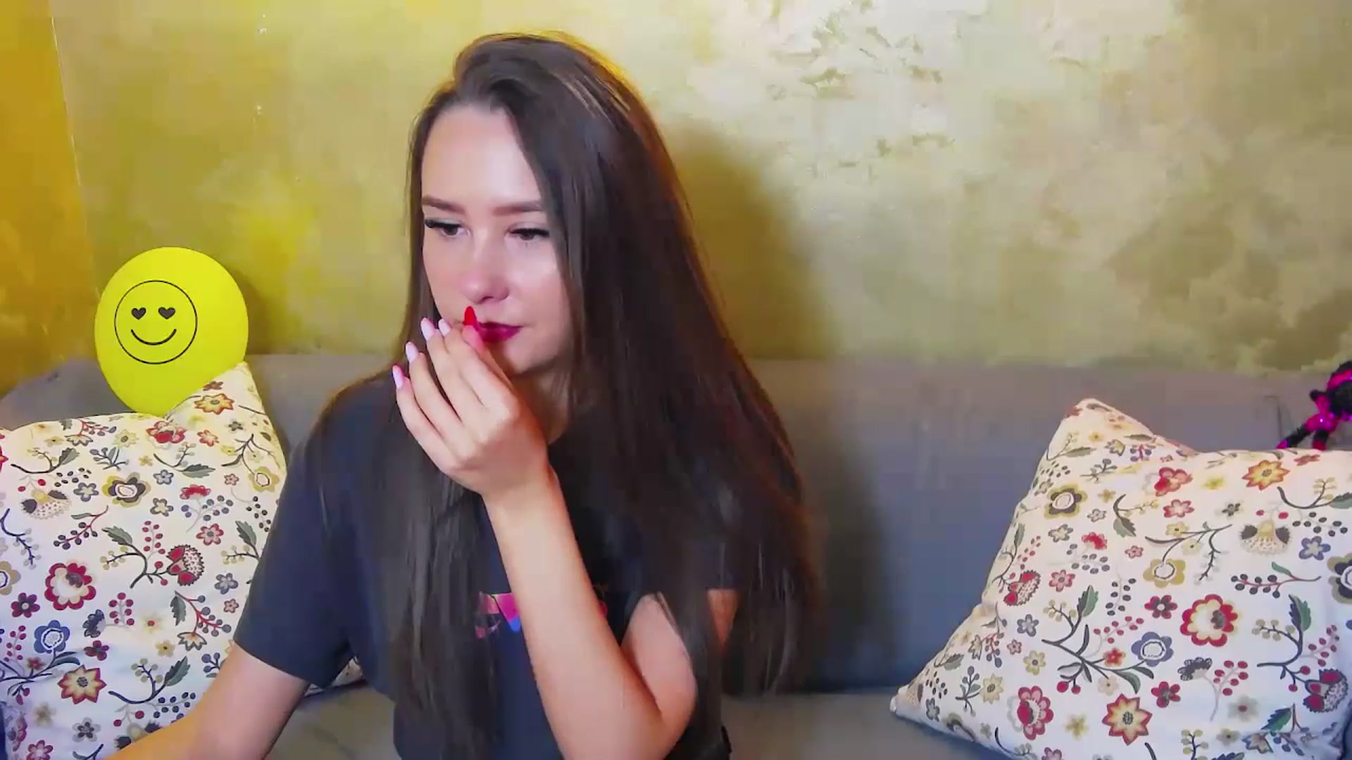 Gallery image thumbnail from Radiance's myfreecams stream on, 04/20/2024, 16:19 image 16 of 20