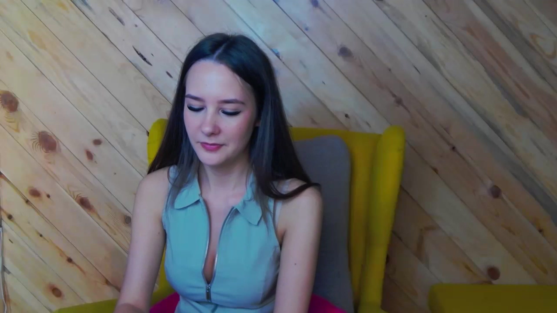 Gallery image thumbnail from Radiance's myfreecams stream on, 04/22/2024, 15:12 image 7 of 20