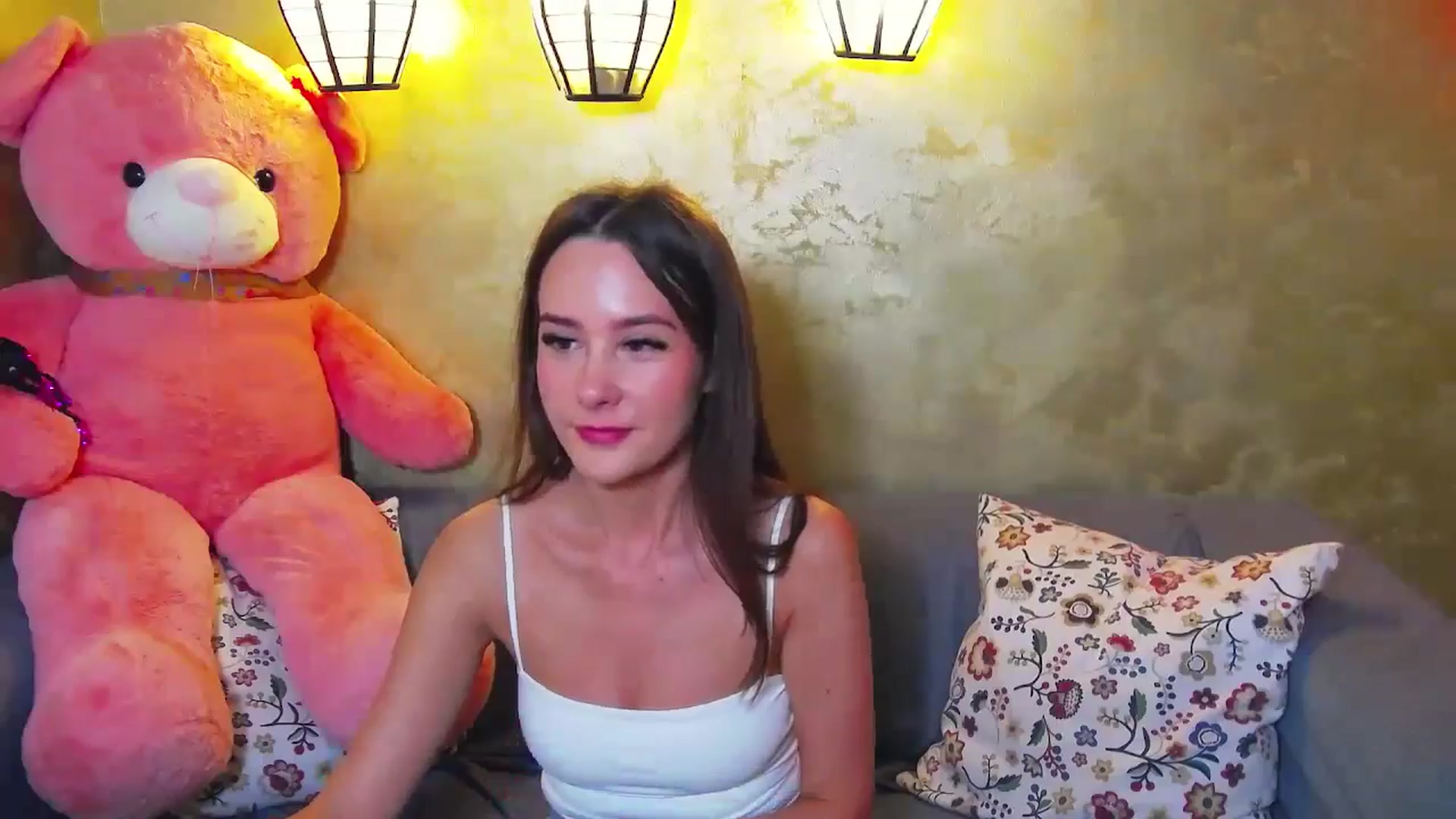 Gallery image thumbnail from Radiance's myfreecams stream on, 04/23/2024, 18:10 image 13 of 20