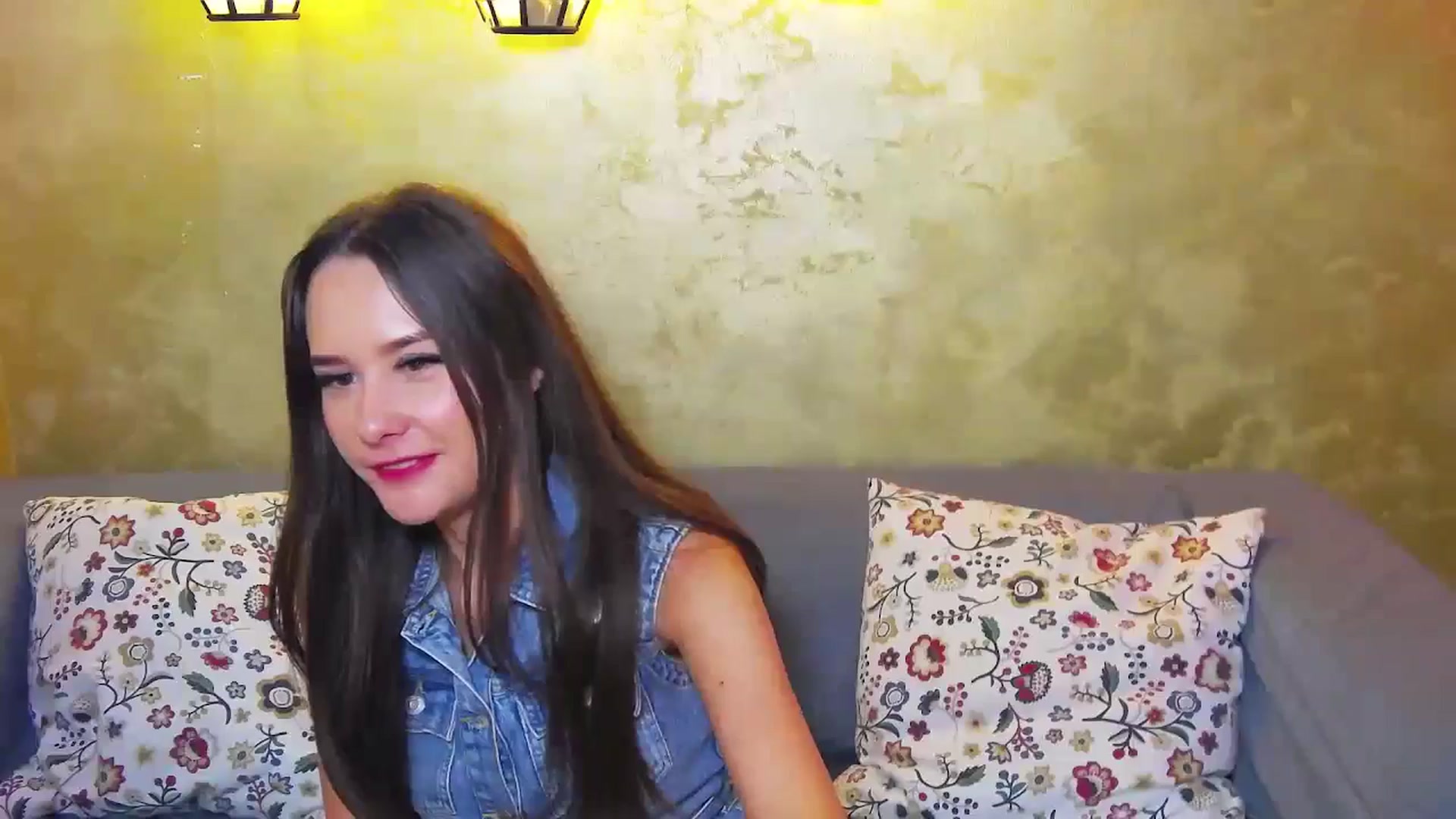 Gallery image thumbnail from Radiance's myfreecams stream on, 04/24/2024, 19:41 image 7 of 20