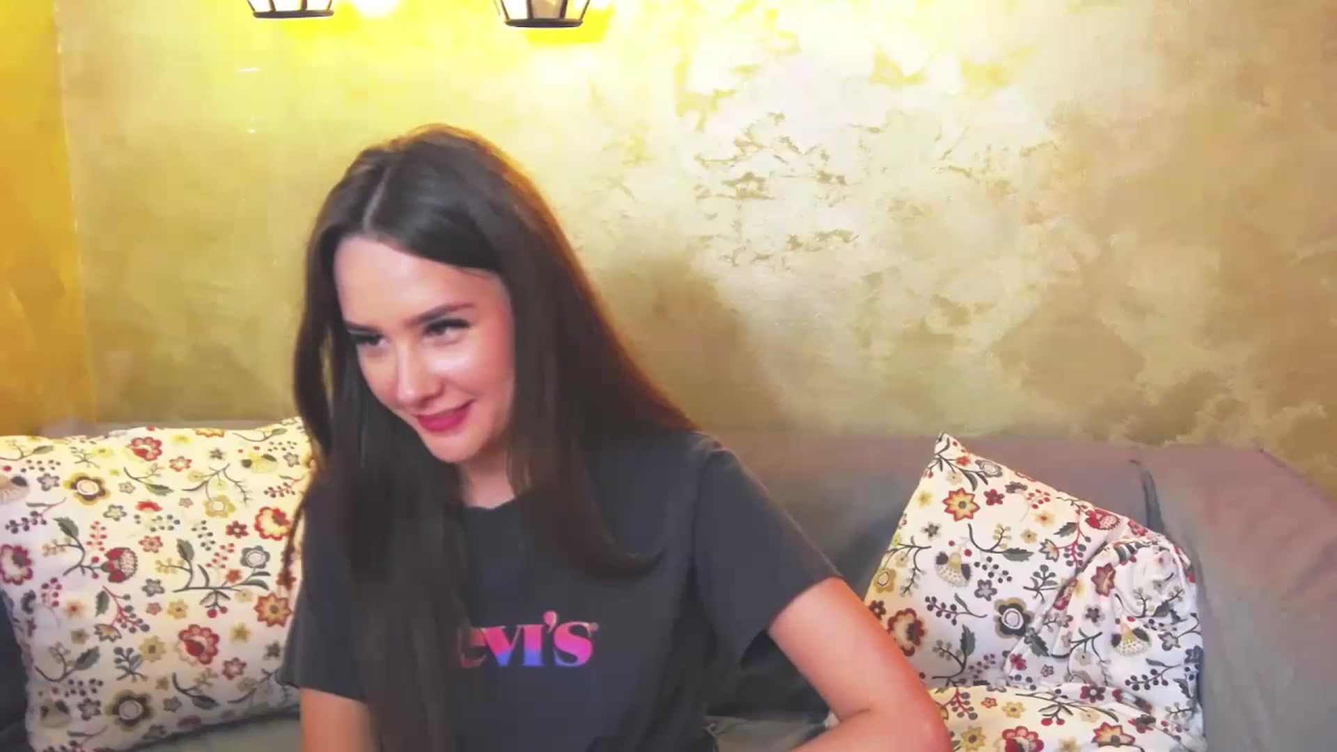 Gallery image thumbnail from Radiance's myfreecams stream on, 04/30/2024, 18:43 image 5 of 20