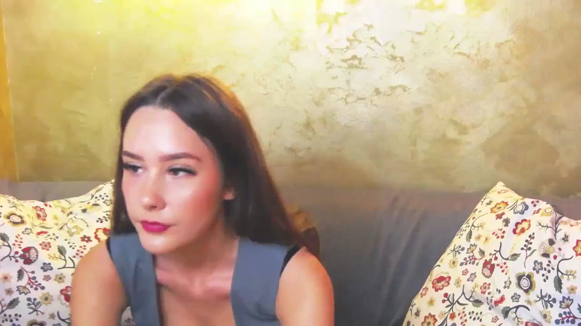 Gallery image thumbnail from Radiance's myfreecams stream on, 05/01/2024, 15:14 image 19 of 20