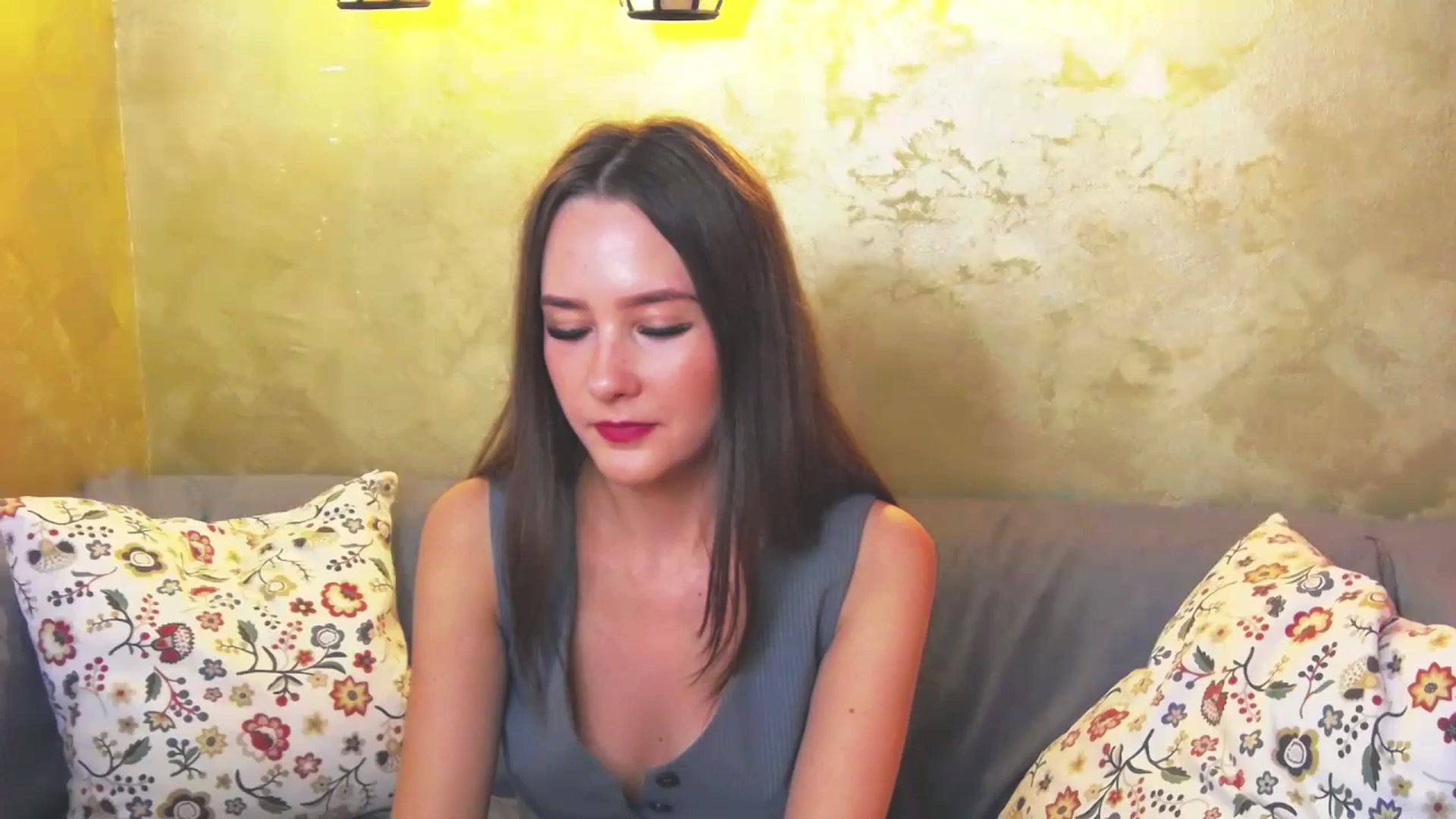 Gallery image thumbnail from Radiance's myfreecams stream on, 05/01/2024, 19:41 image 1 of 20