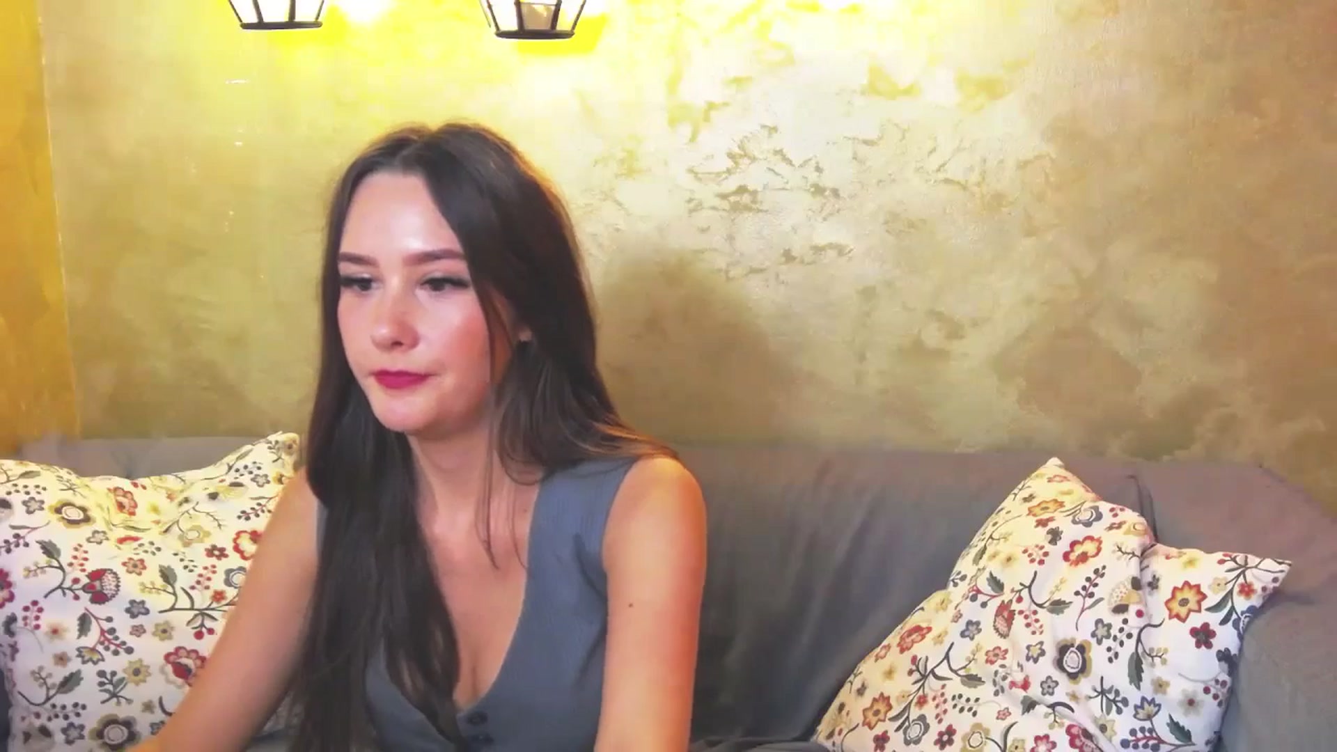 Gallery image thumbnail from Radiance's myfreecams stream on, 05/01/2024, 19:41 image 8 of 20