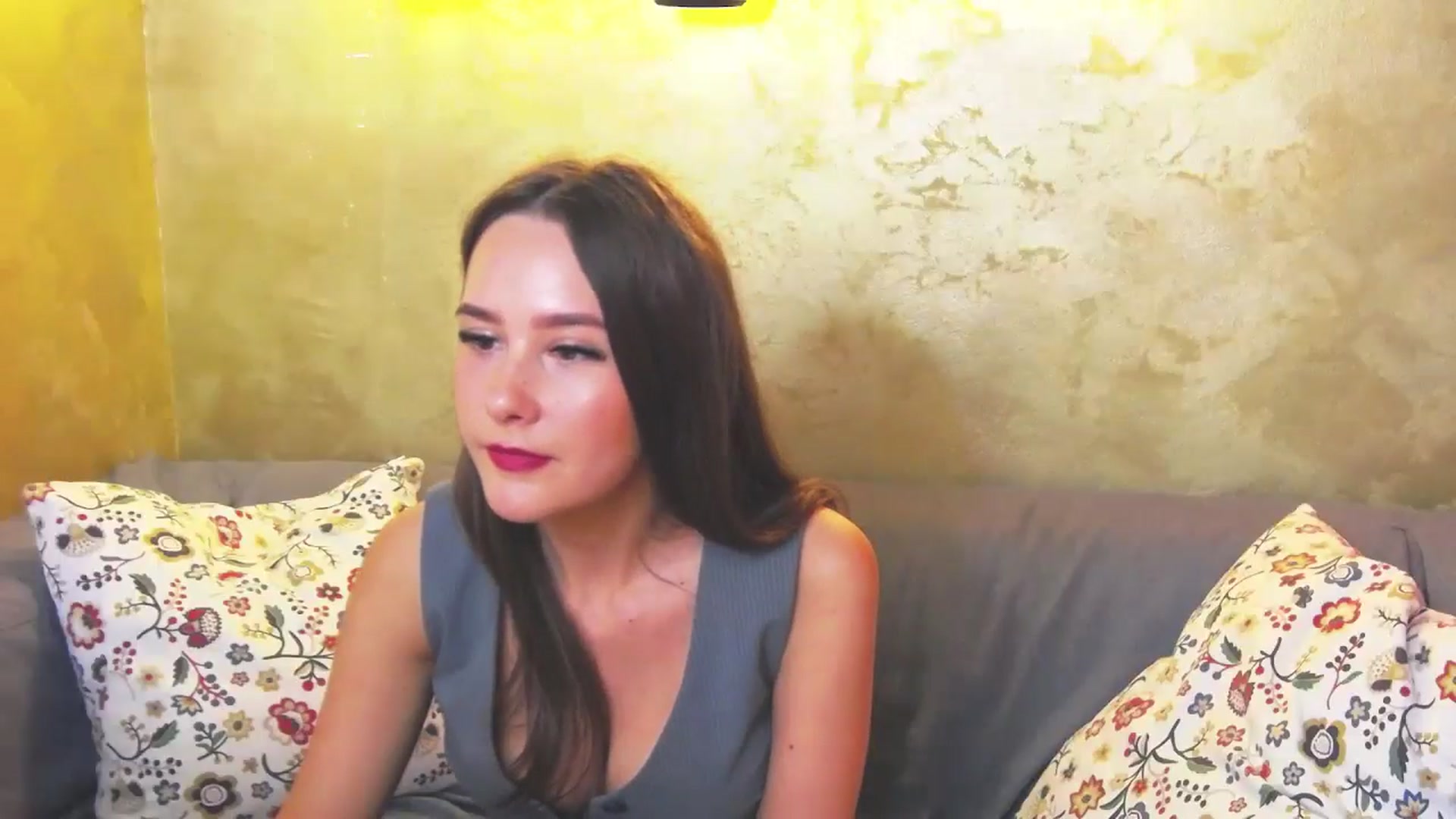 Gallery image thumbnail from Radiance's myfreecams stream on, 05/01/2024, 19:41 image 7 of 20
