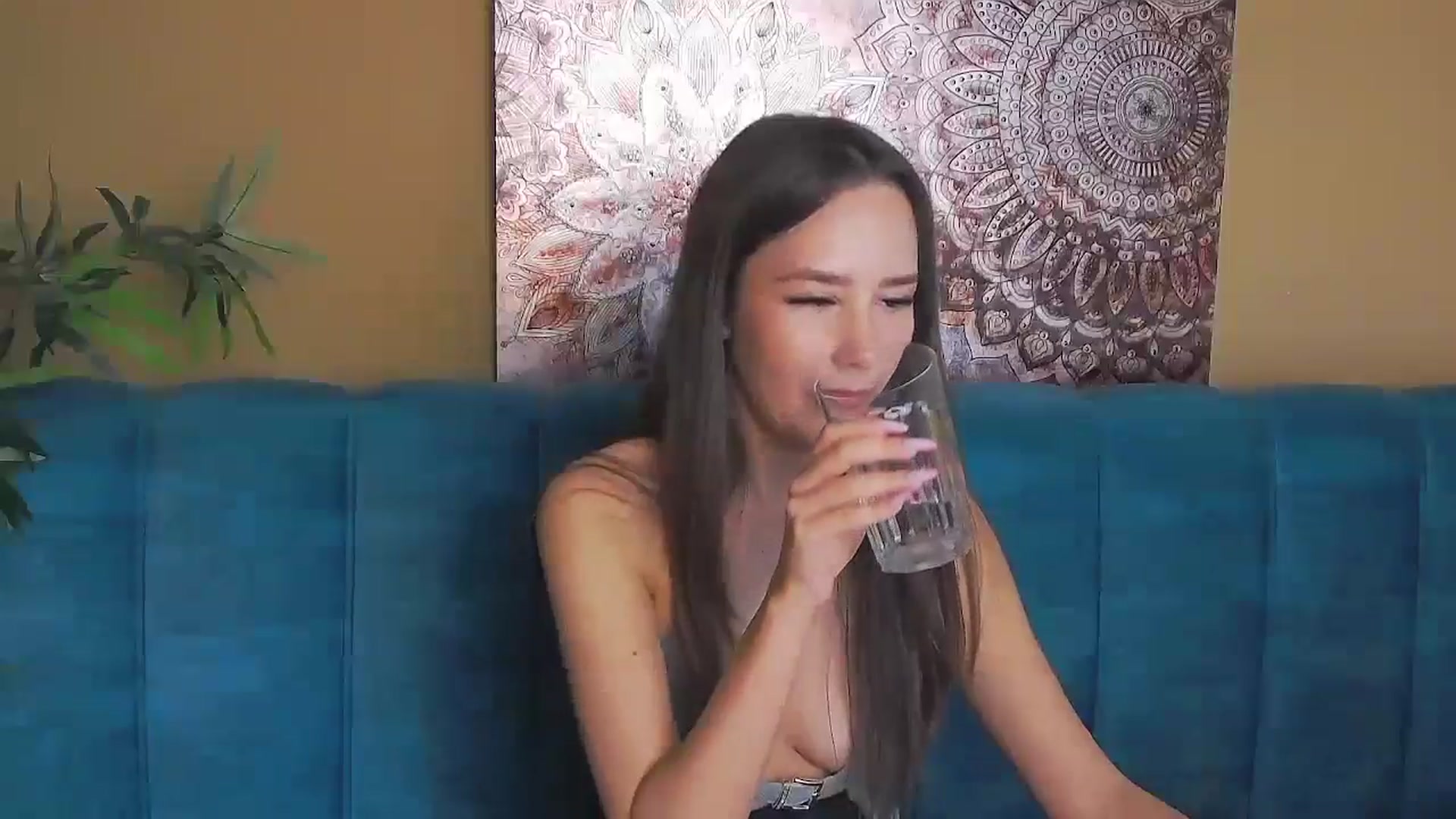 Gallery image thumbnail from Radiance's myfreecams stream on, 05/02/2024, 17:49 image 20 of 20