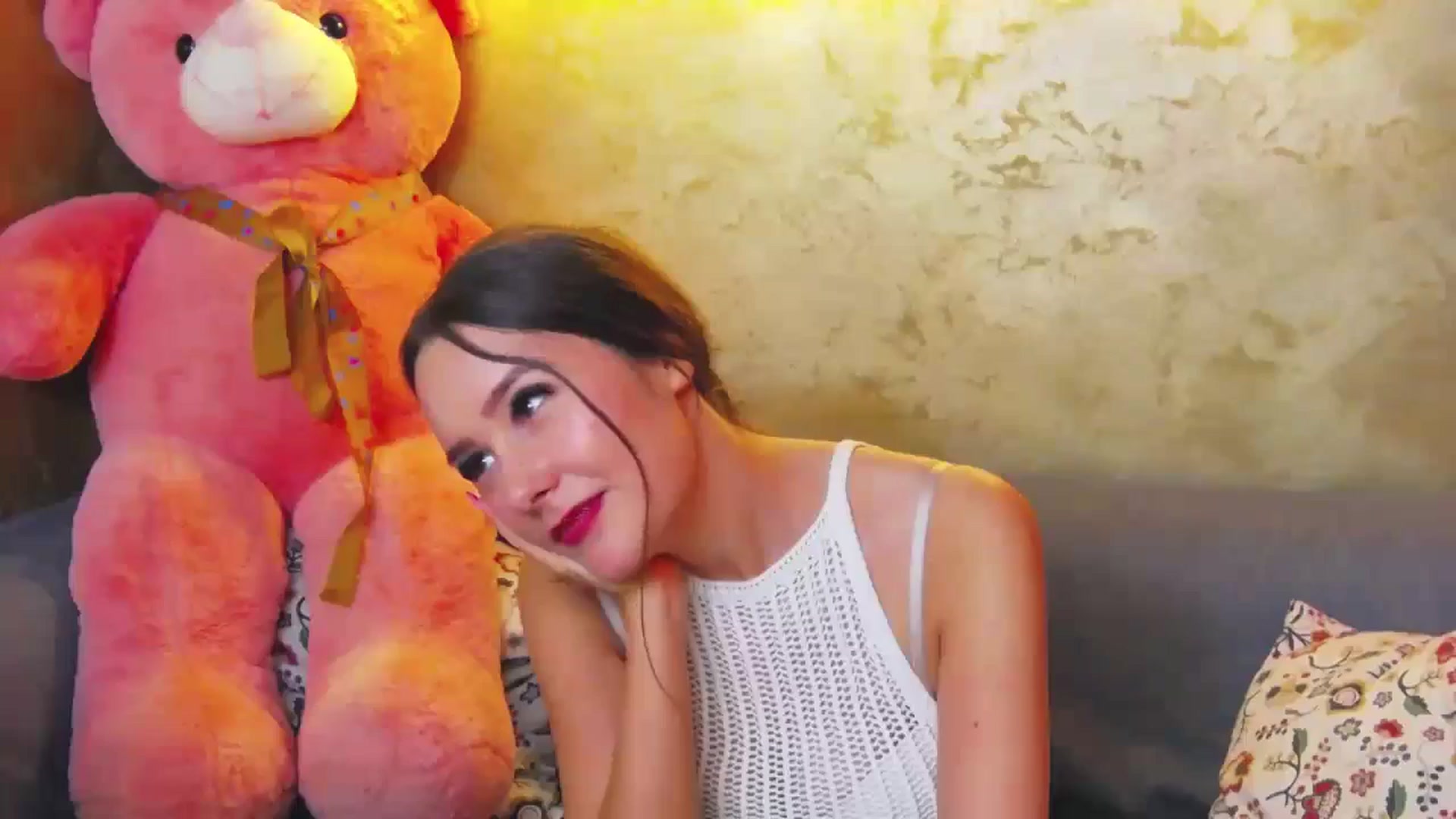 Gallery image thumbnail from Radiance's myfreecams stream on, 05/03/2024, 19:16 image 19 of 20