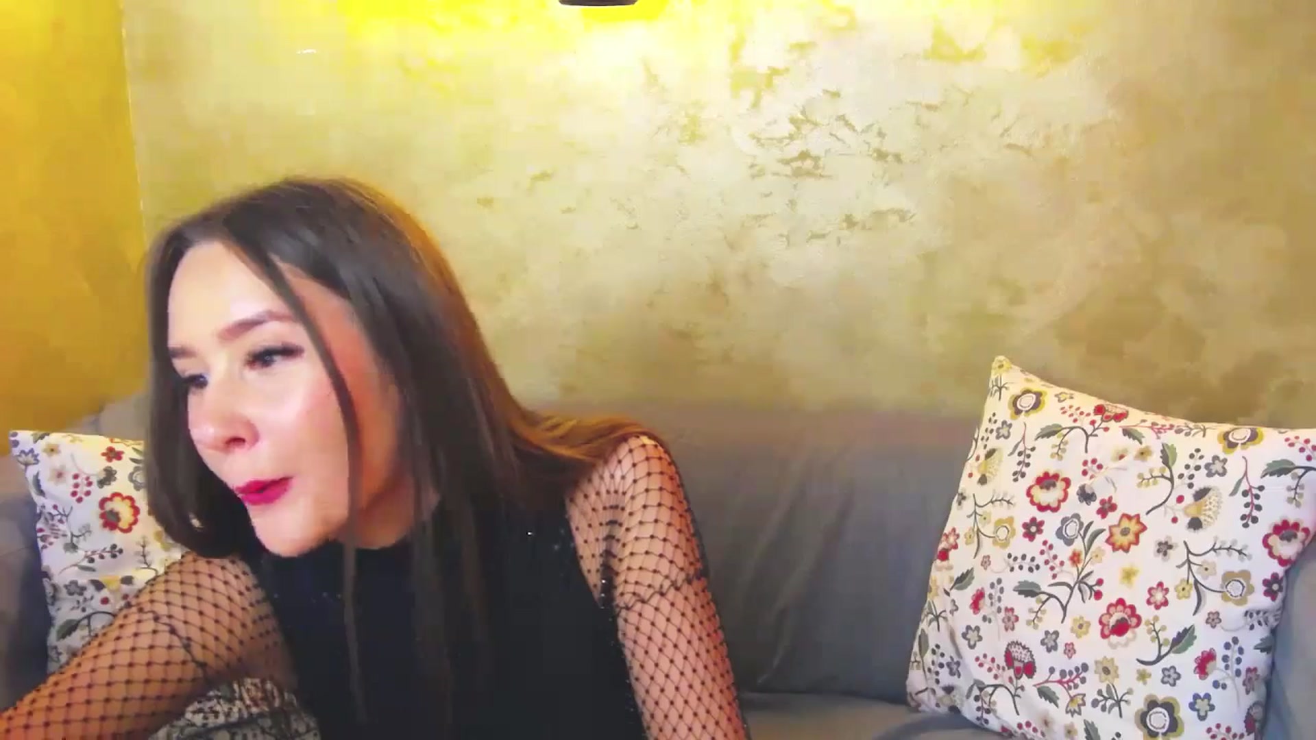 Gallery image thumbnail from Radiance's myfreecams stream on, 05/09/2024, 18:27 image 6 of 20