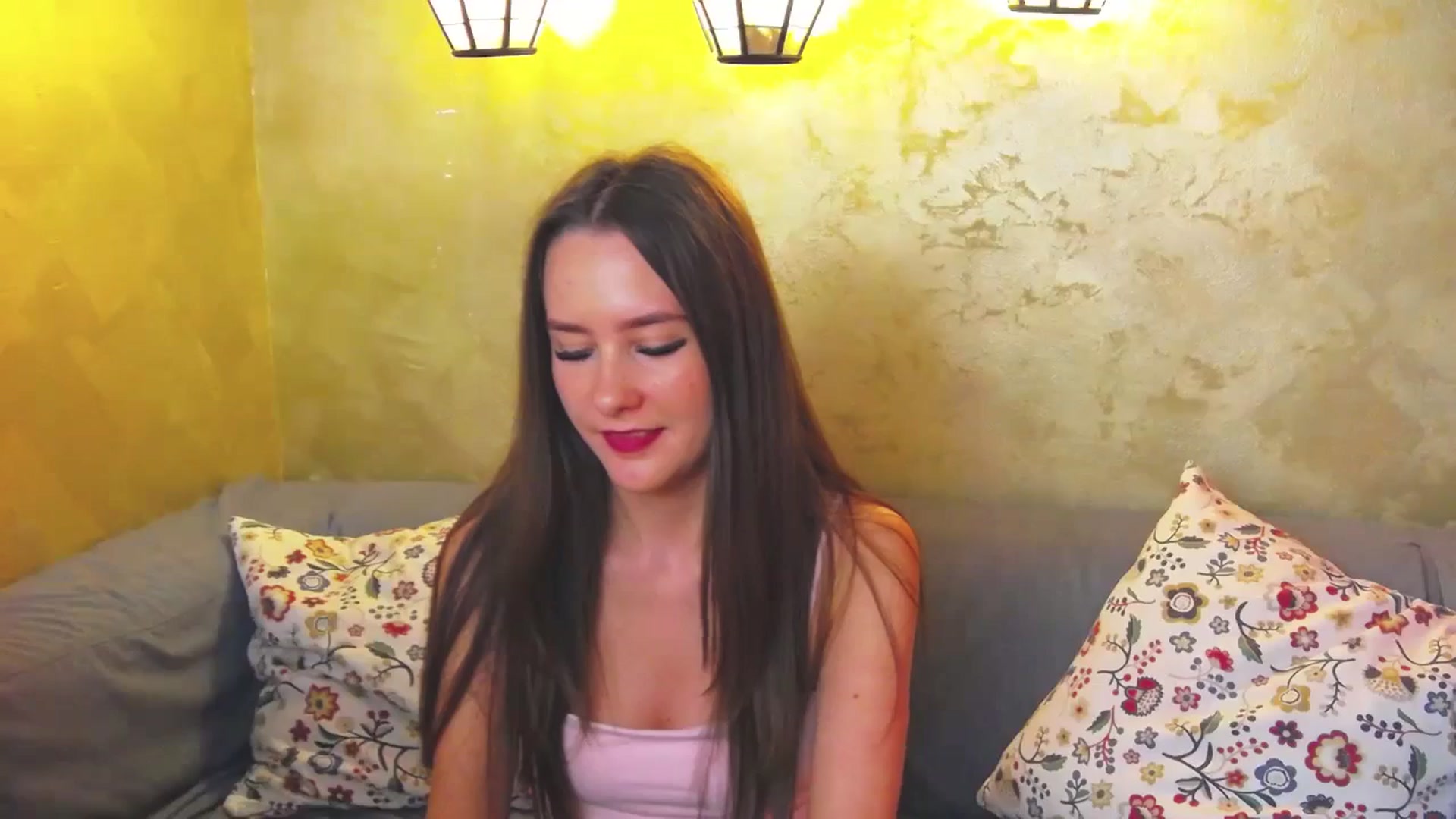 Gallery image thumbnail from Radiance's myfreecams stream on, 05/10/2024, 15:14 image 18 of 20