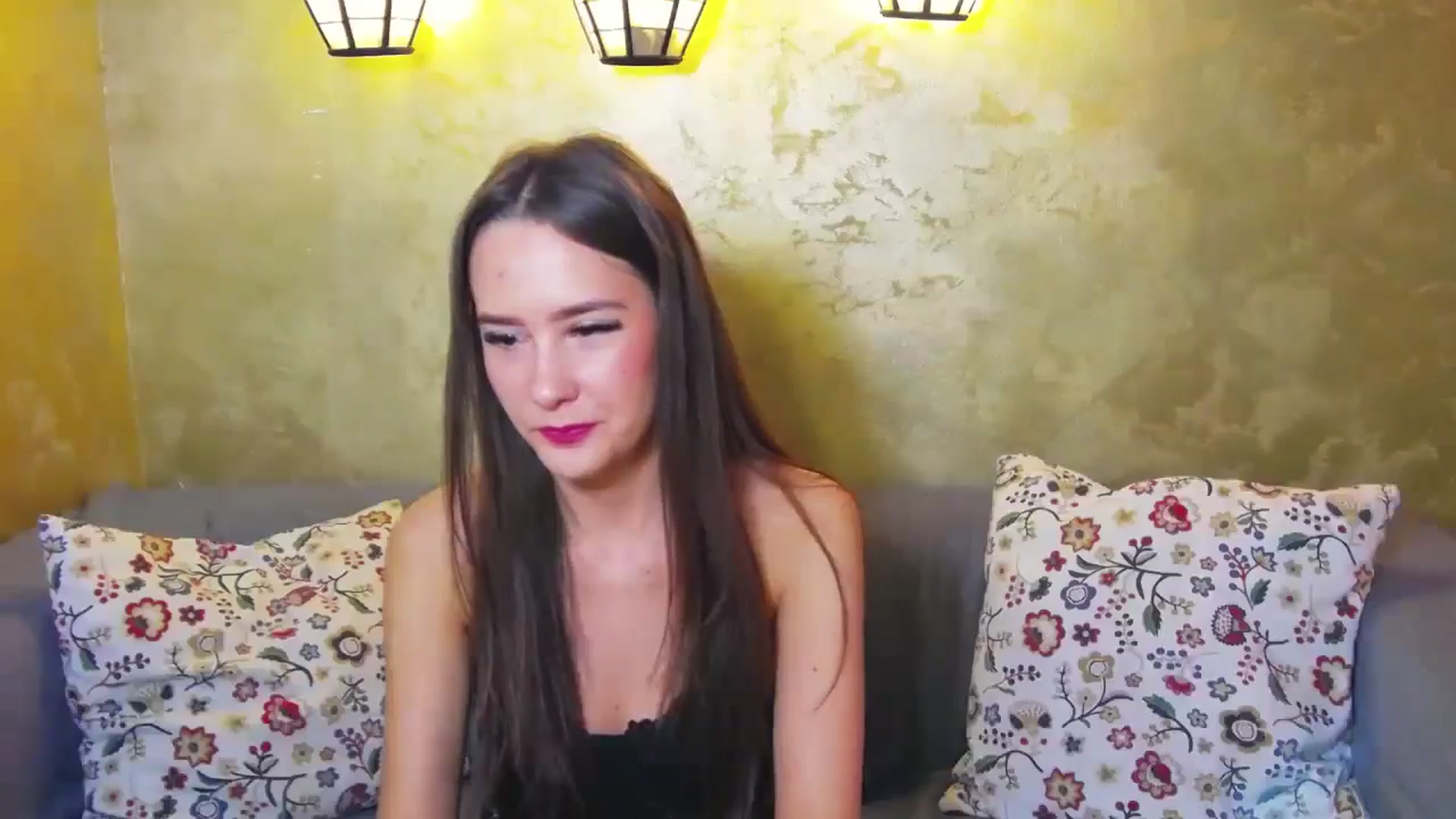 Gallery image thumbnail from Radiance's myfreecams stream on, 05/12/2024, 12:46 image 13 of 20