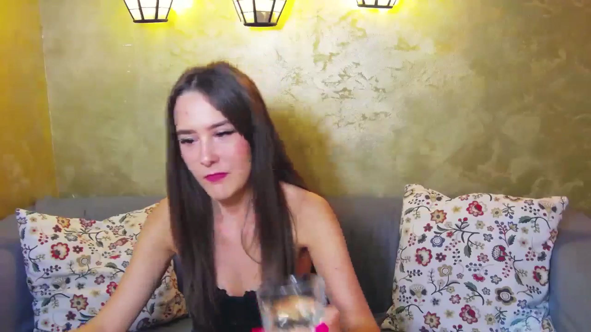 Gallery image thumbnail from Radiance's myfreecams stream on, 05/12/2024, 12:46 image 16 of 20