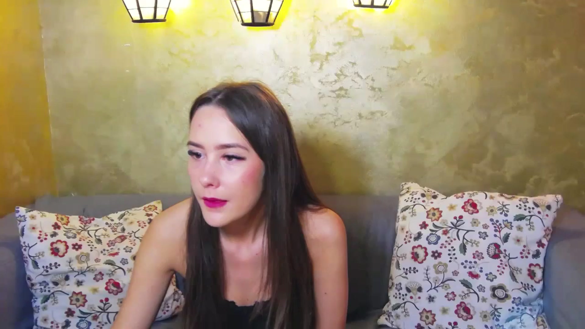 Gallery image thumbnail from Radiance's myfreecams stream on, 05/12/2024, 12:46 image 6 of 20