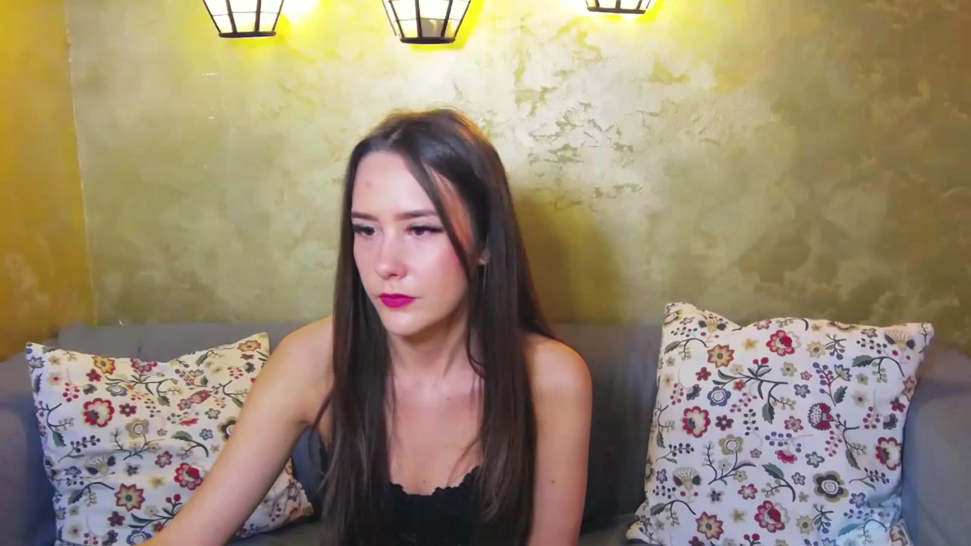 Gallery image thumbnail from Radiance's myfreecams stream on, 05/12/2024, 12:46 image 10 of 20