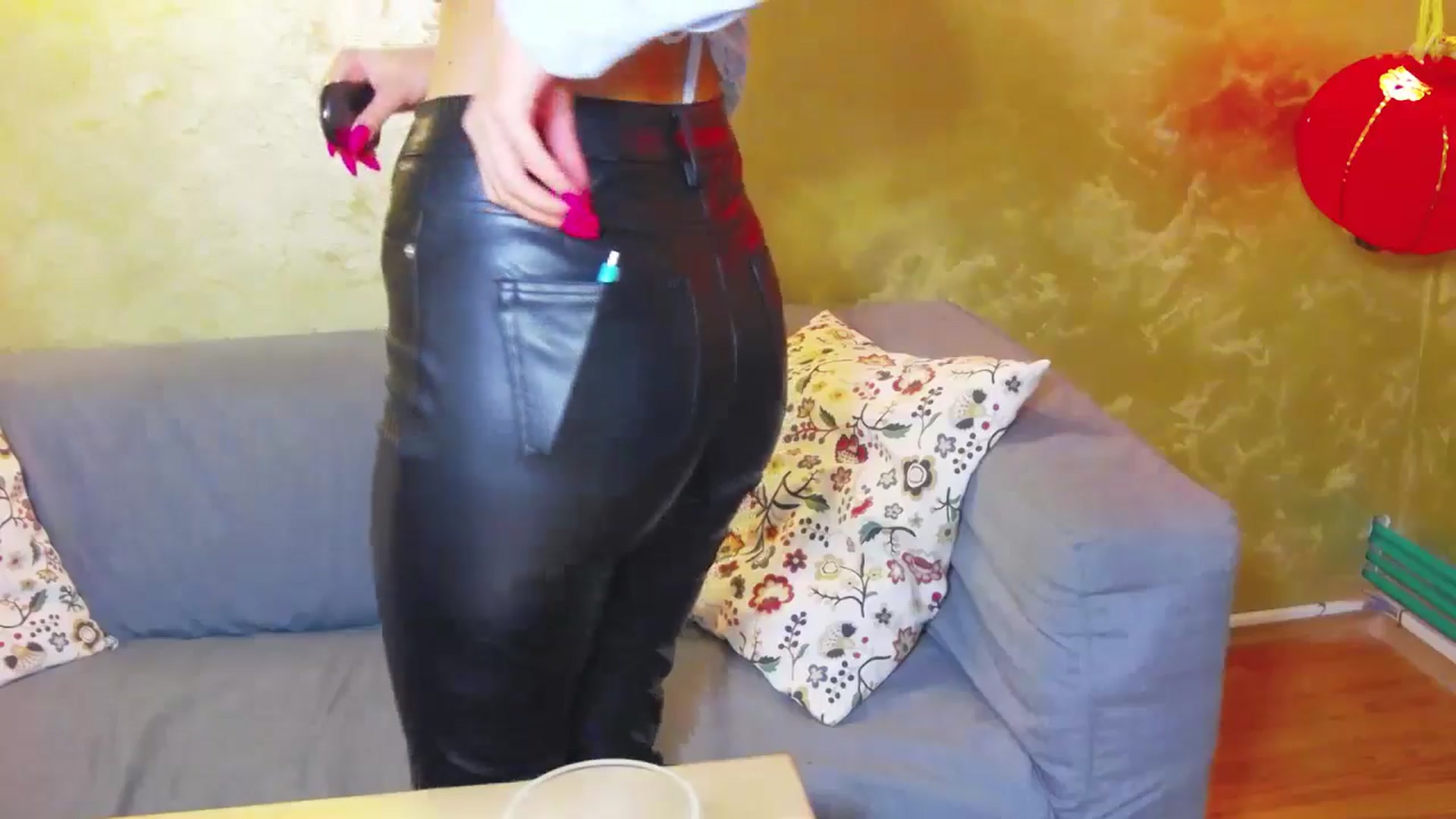 Gallery image thumbnail from Radiance's myfreecams stream on, 05/13/2024, 20:11 image 8 of 20