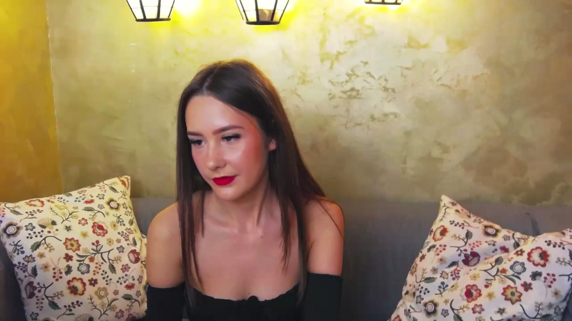 Gallery image thumbnail from Radiance's myfreecams stream on, 05/16/2024, 13:43 image 13 of 20
