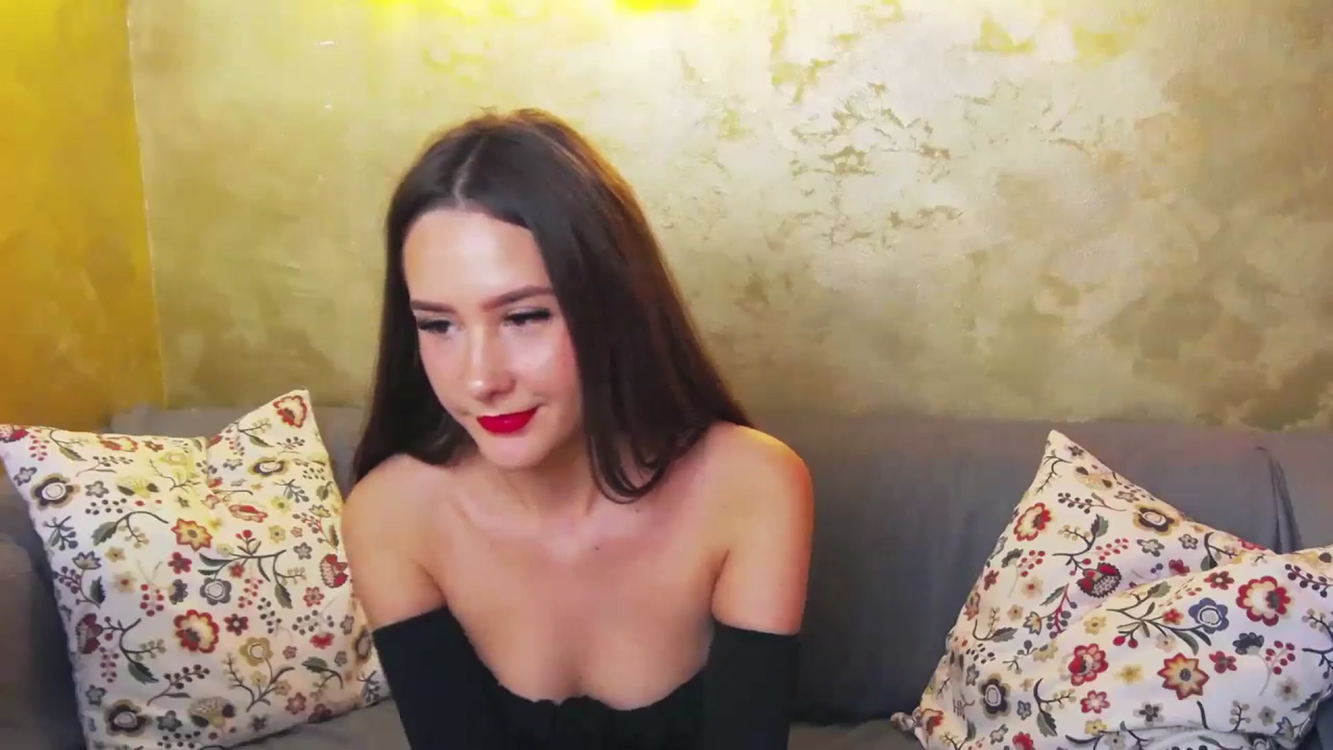 Gallery image thumbnail from Radiance's myfreecams stream on, 05/16/2024, 16:29 image 10 of 20