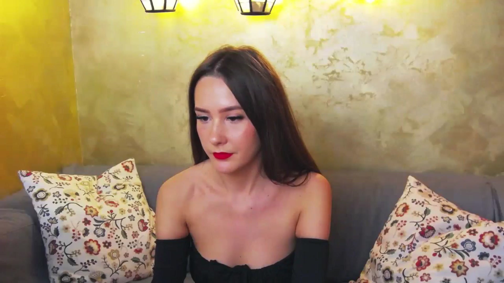 Gallery image thumbnail from Radiance's myfreecams stream on, 05/16/2024, 16:54 image 4 of 20