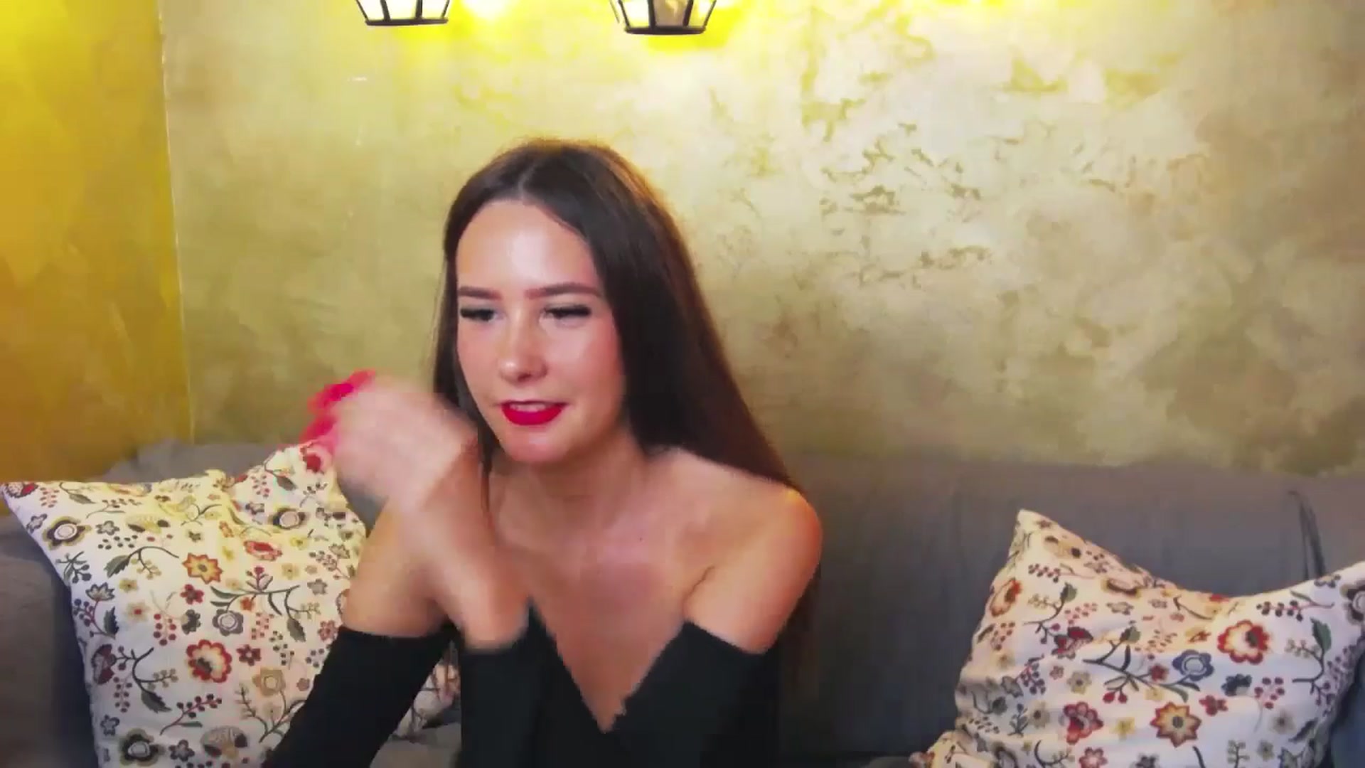 Gallery image thumbnail from Radiance's myfreecams stream on, 05/16/2024, 19:04 image 5 of 20