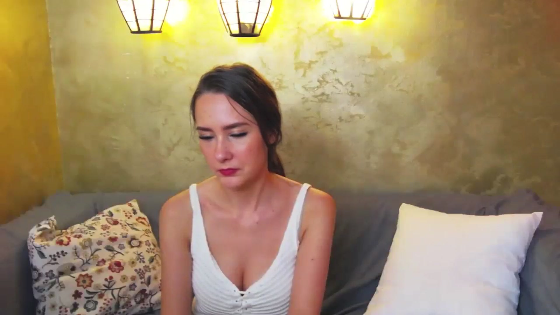 Gallery image thumbnail from Radiance's myfreecams stream on, 06/04/2024, 19:43 image 15 of 20