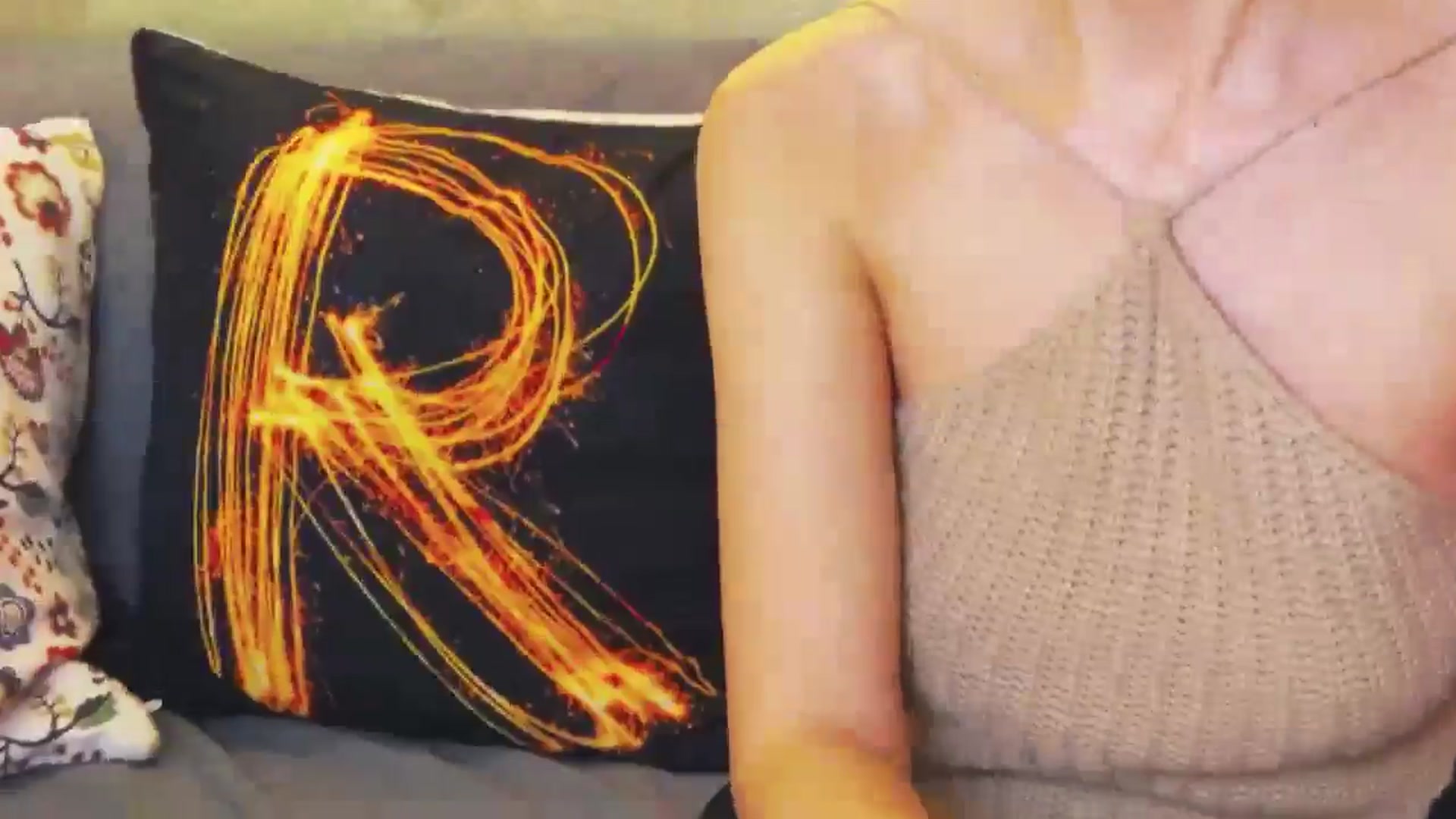 Gallery image thumbnail from Radiance's myfreecams stream on, 06/05/2024, 17:17 image 3 of 20