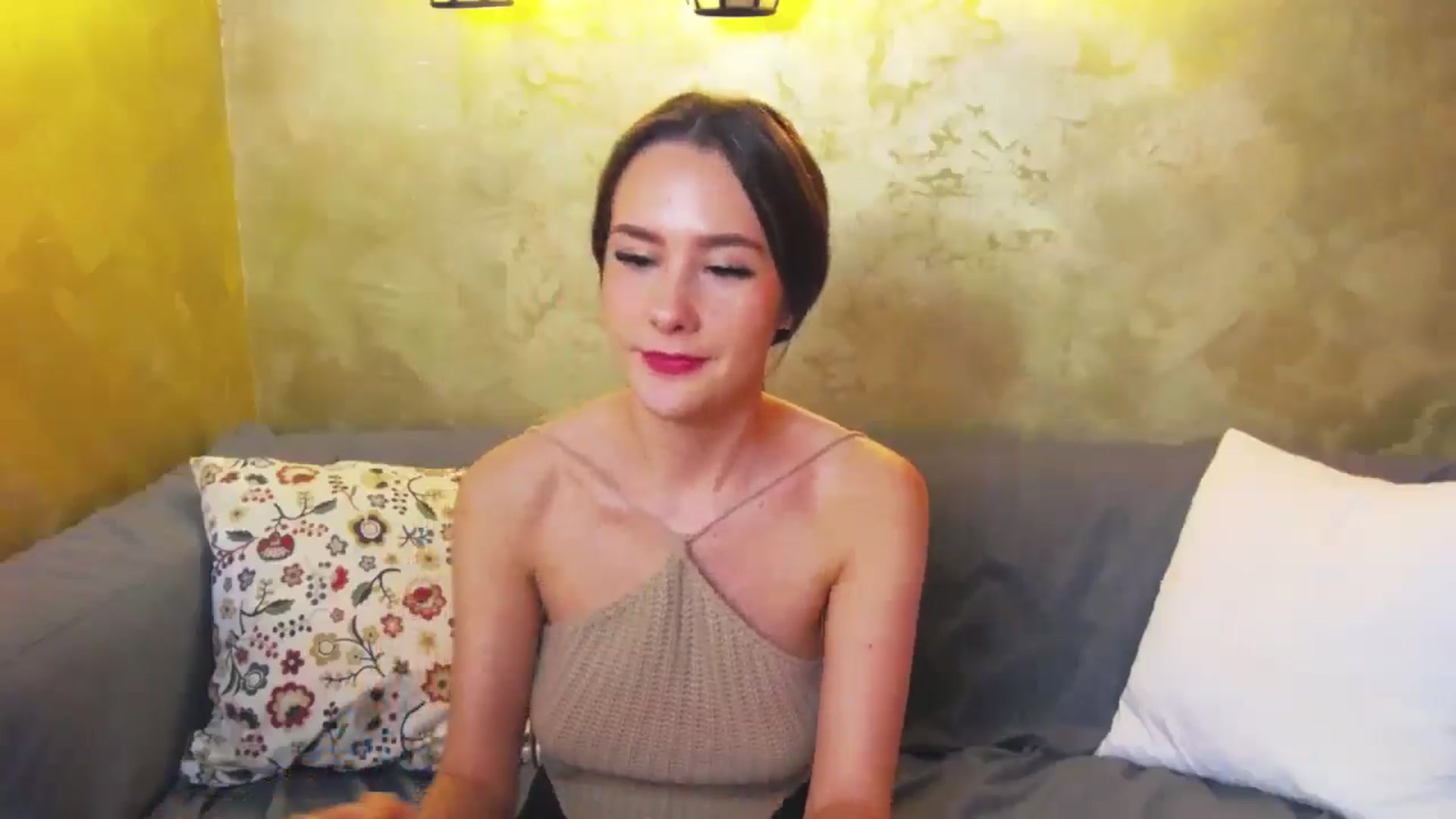 Gallery image thumbnail from Radiance's myfreecams stream on, 06/05/2024, 17:17 image 2 of 20
