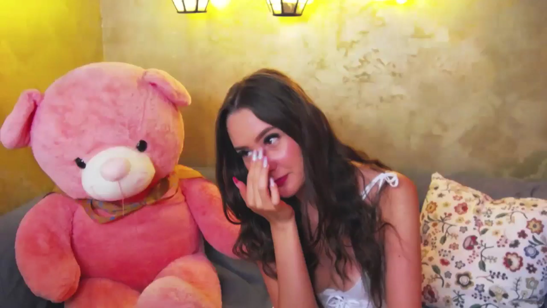Gallery image thumbnail from Radiance's myfreecams stream on, 06/07/2024, 14:58 image 14 of 20