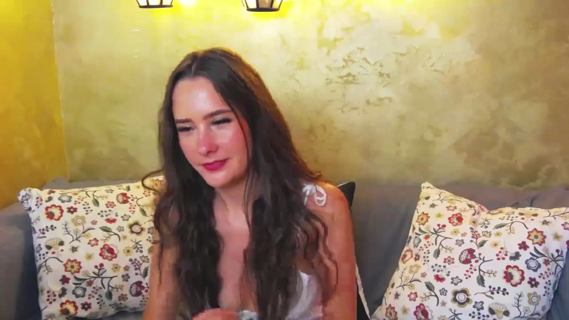 Gallery image thumbnail from Radiance's myfreecams stream on, 06/07/2024, 18:50 image 2 of 20
