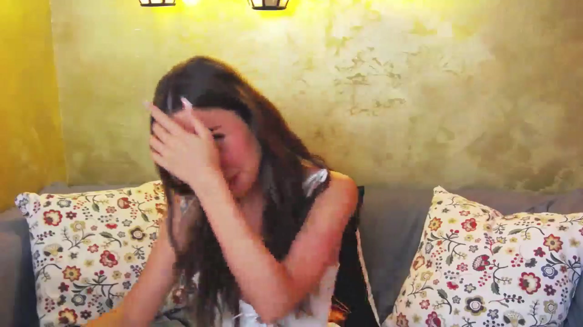 Gallery image thumbnail from Radiance's myfreecams stream on, 06/07/2024, 18:50 image 8 of 20