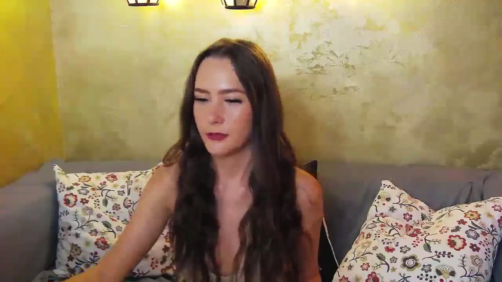 Gallery image thumbnail from Radiance's myfreecams stream on, 06/08/2024, 18:10 image 11 of 20
