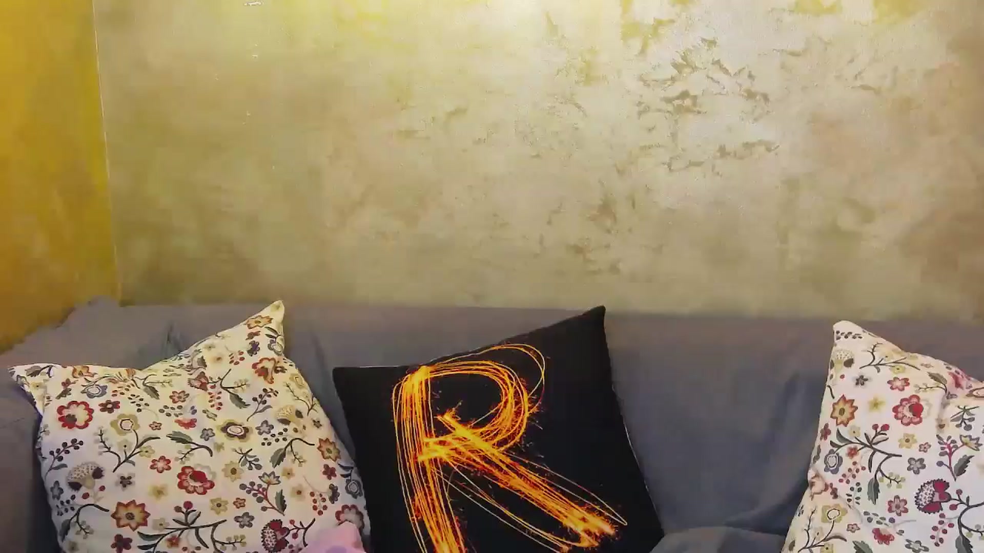 Gallery image thumbnail from Radiance's myfreecams stream on, 06/10/2024, 21:02 image 4 of 20