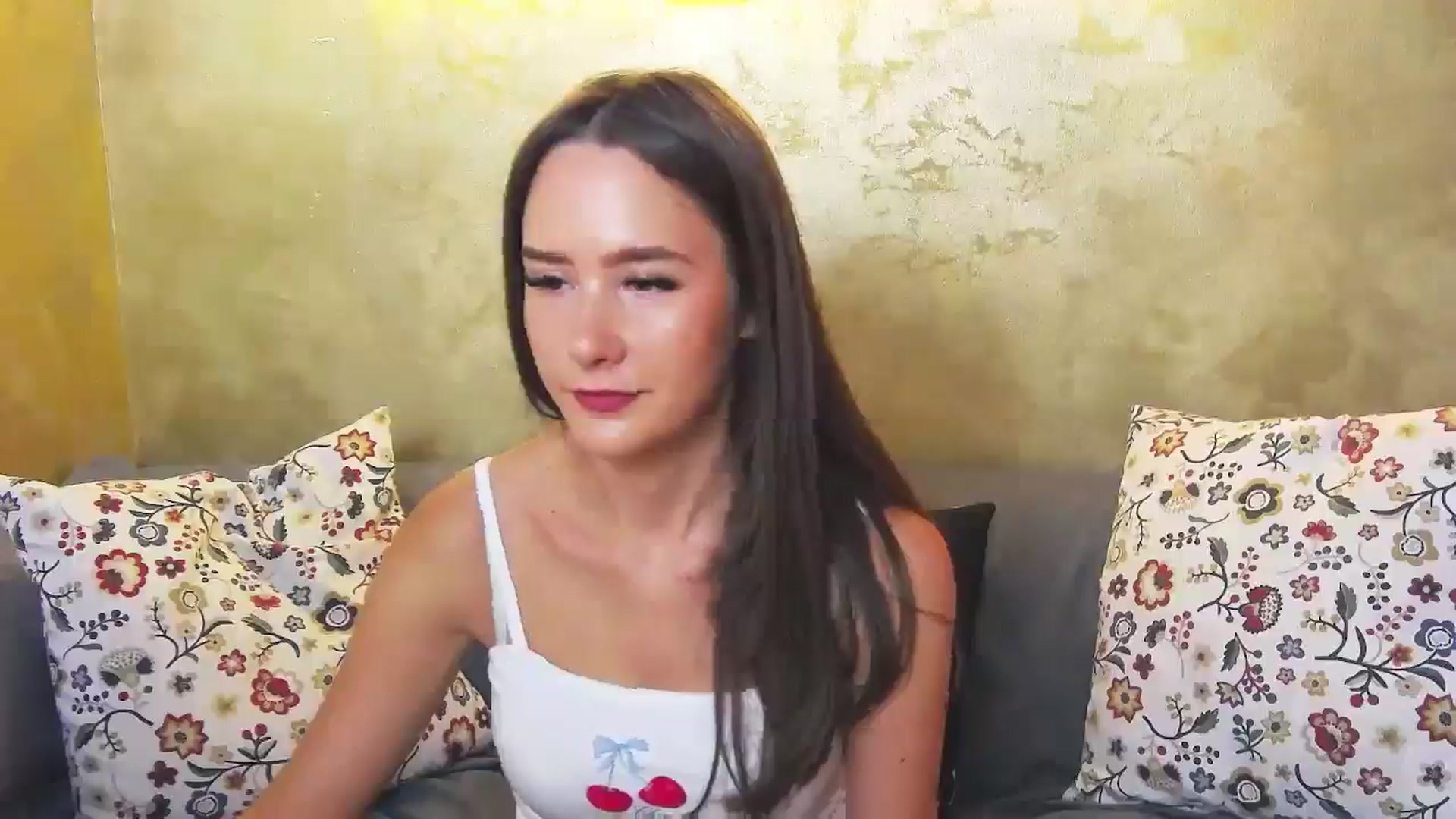 Gallery image thumbnail from Radiance's myfreecams stream on, 06/14/2024, 13:37 image 12 of 20