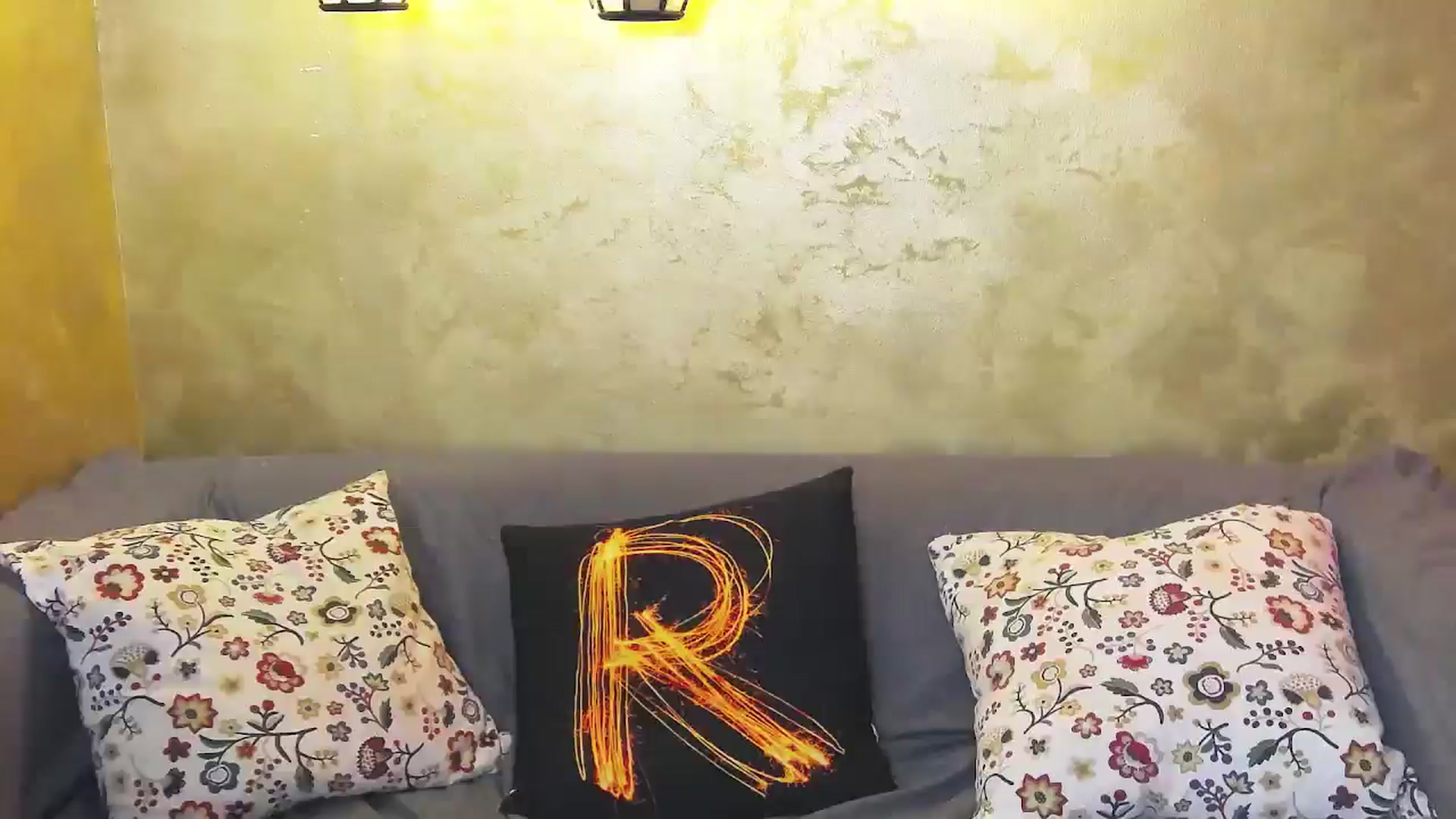 Gallery image thumbnail from Radiance's myfreecams stream on, 06/15/2024, 17:27 image 6 of 20