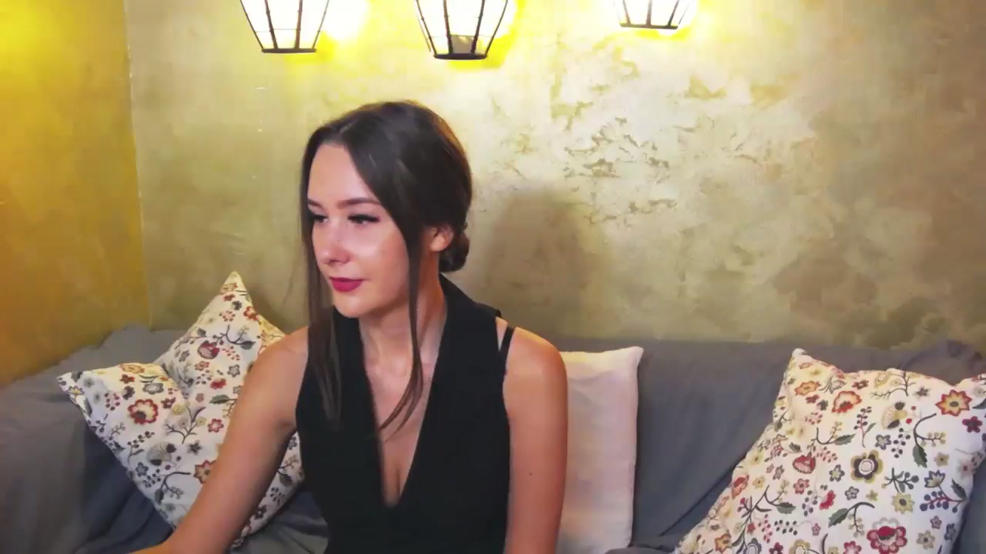 Gallery image thumbnail from Radiance's myfreecams stream on, 06/19/2024, 14:00 image 11 of 20