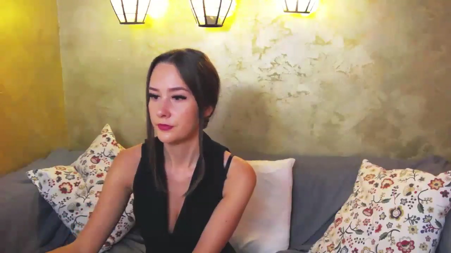 Gallery image thumbnail from Radiance's myfreecams stream on, 06/19/2024, 14:00 image 7 of 20