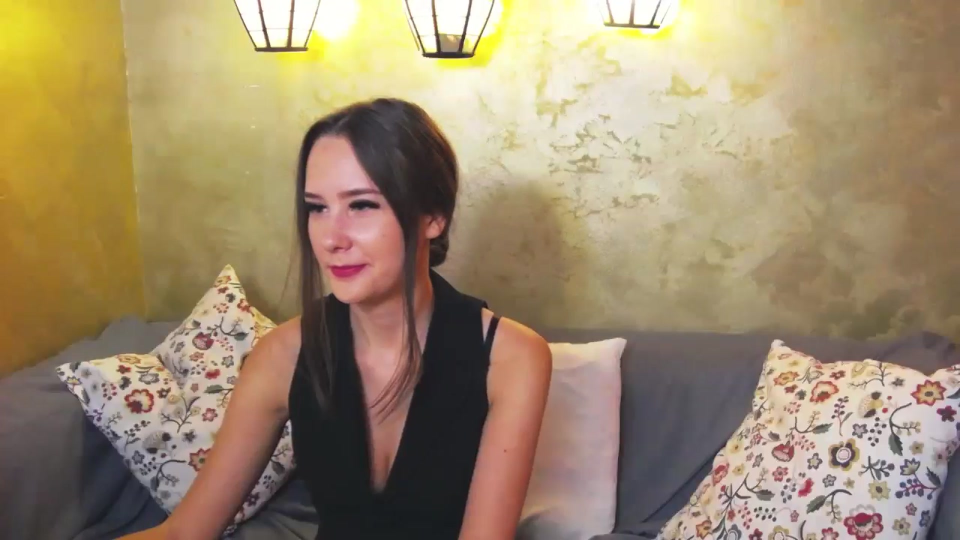 Gallery image thumbnail from Radiance's myfreecams stream on, 06/19/2024, 14:00 image 12 of 20