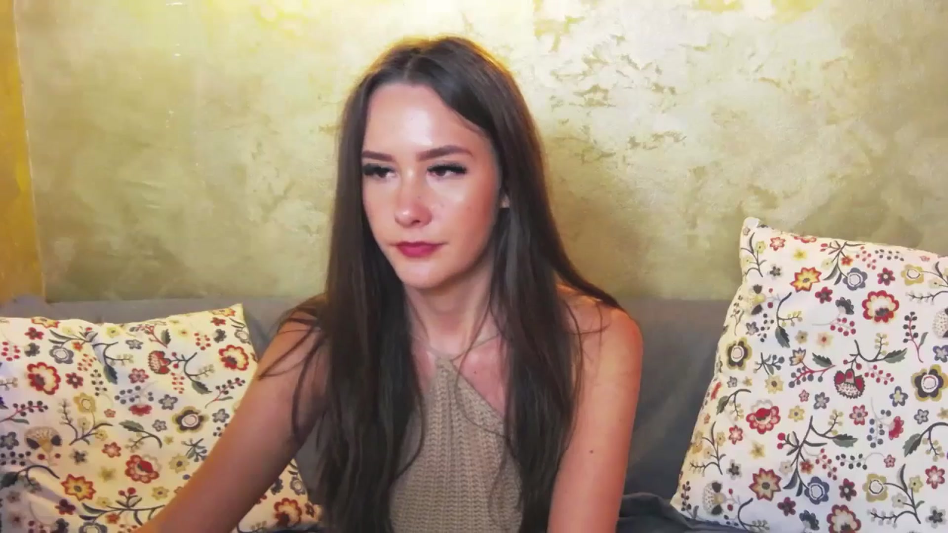 Gallery image thumbnail from Radiance's myfreecams stream on, 06/24/2024, 18:31 image 16 of 20
